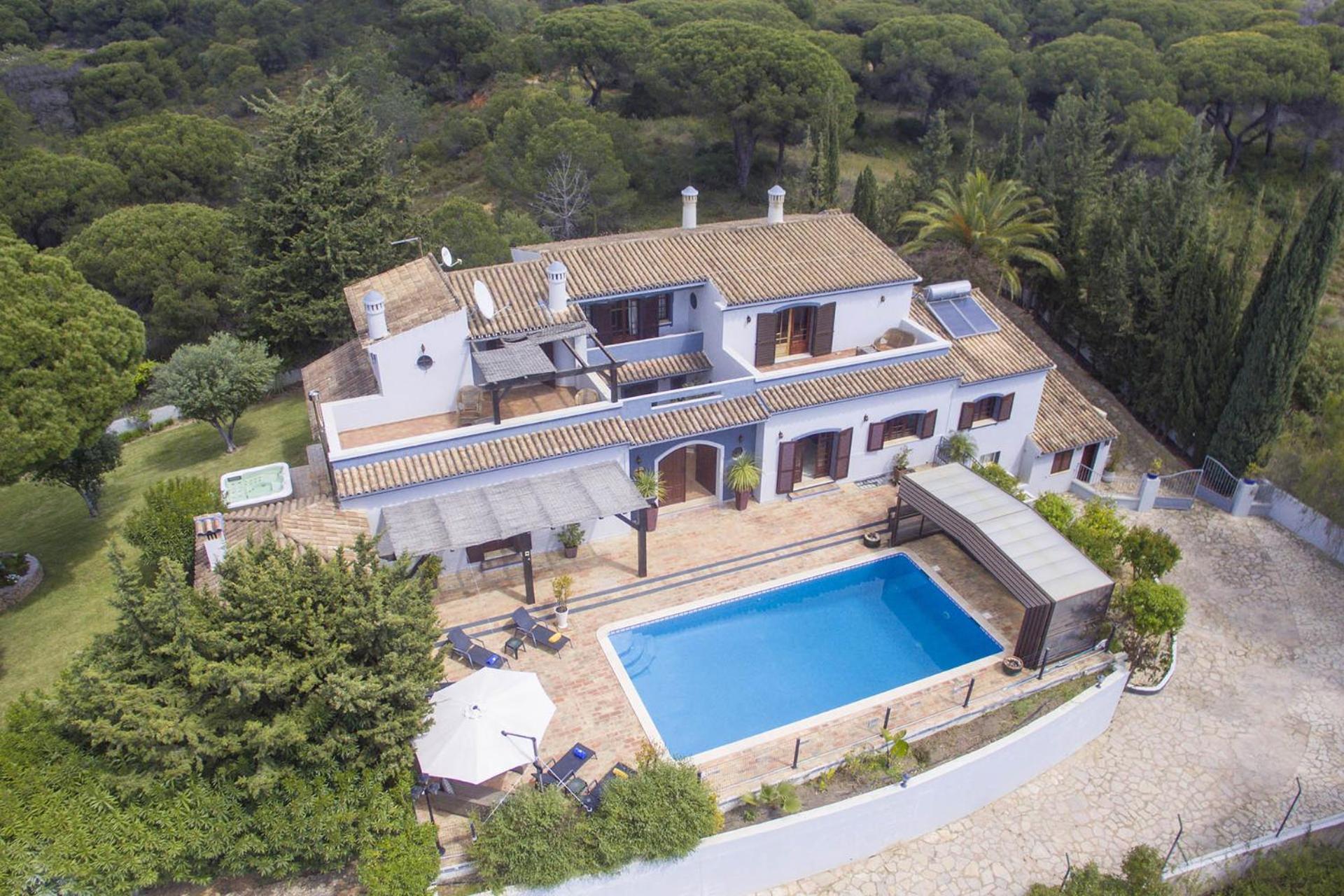 Arrochela Villa *