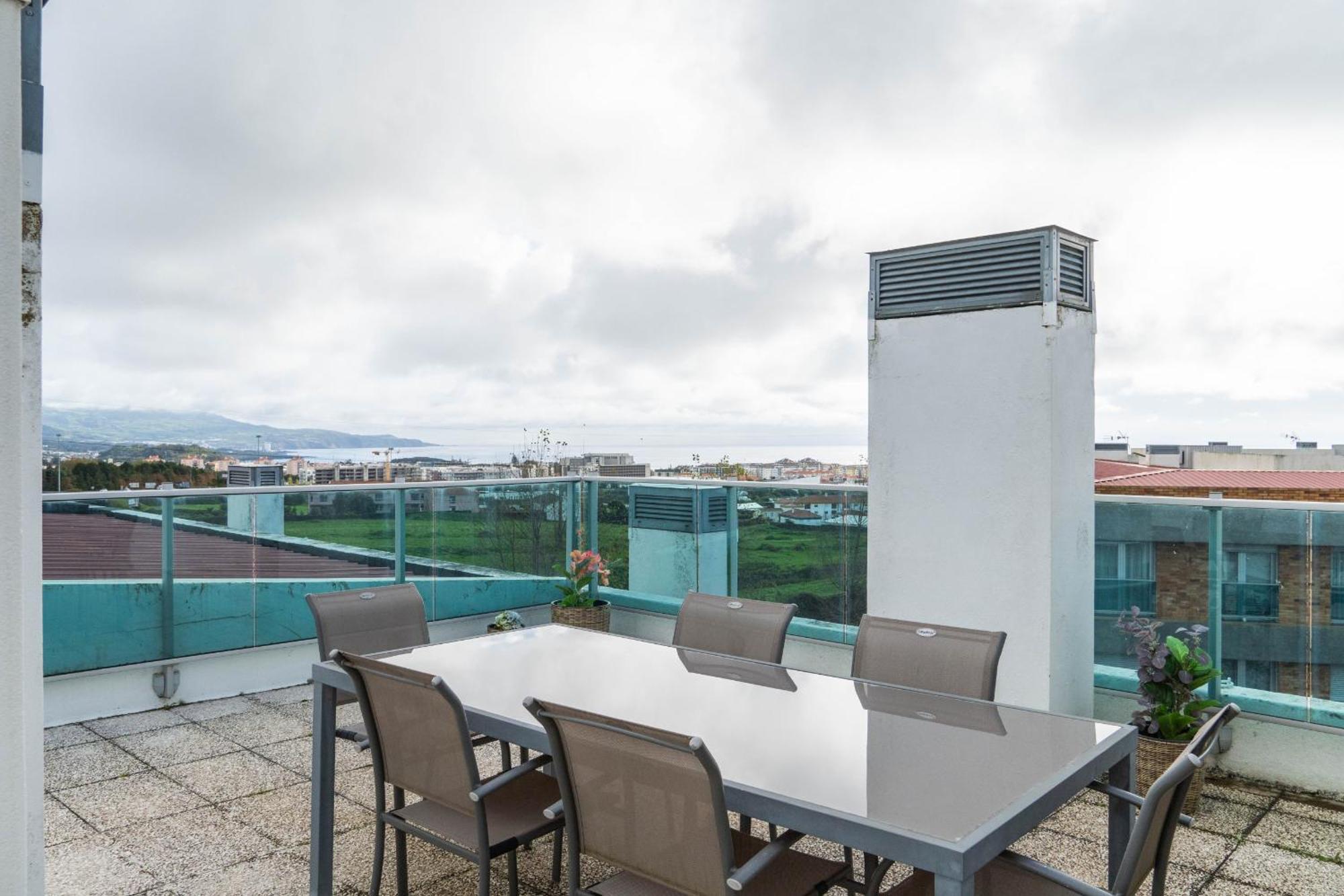 Rooftop Terrace Pdl
