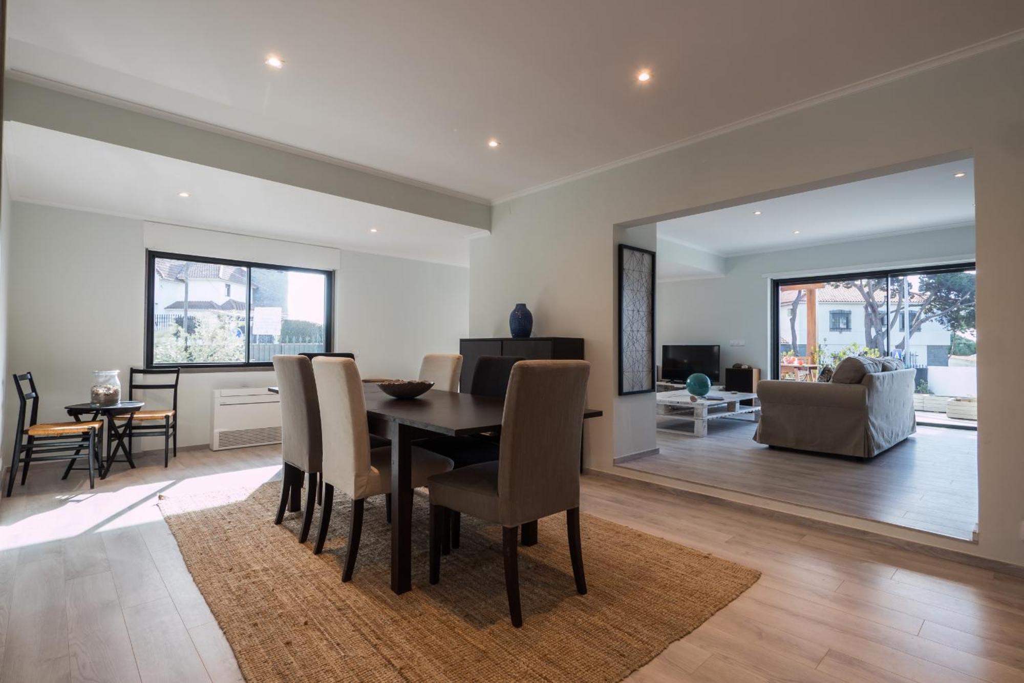 Beguest Sun & Pool House Parede