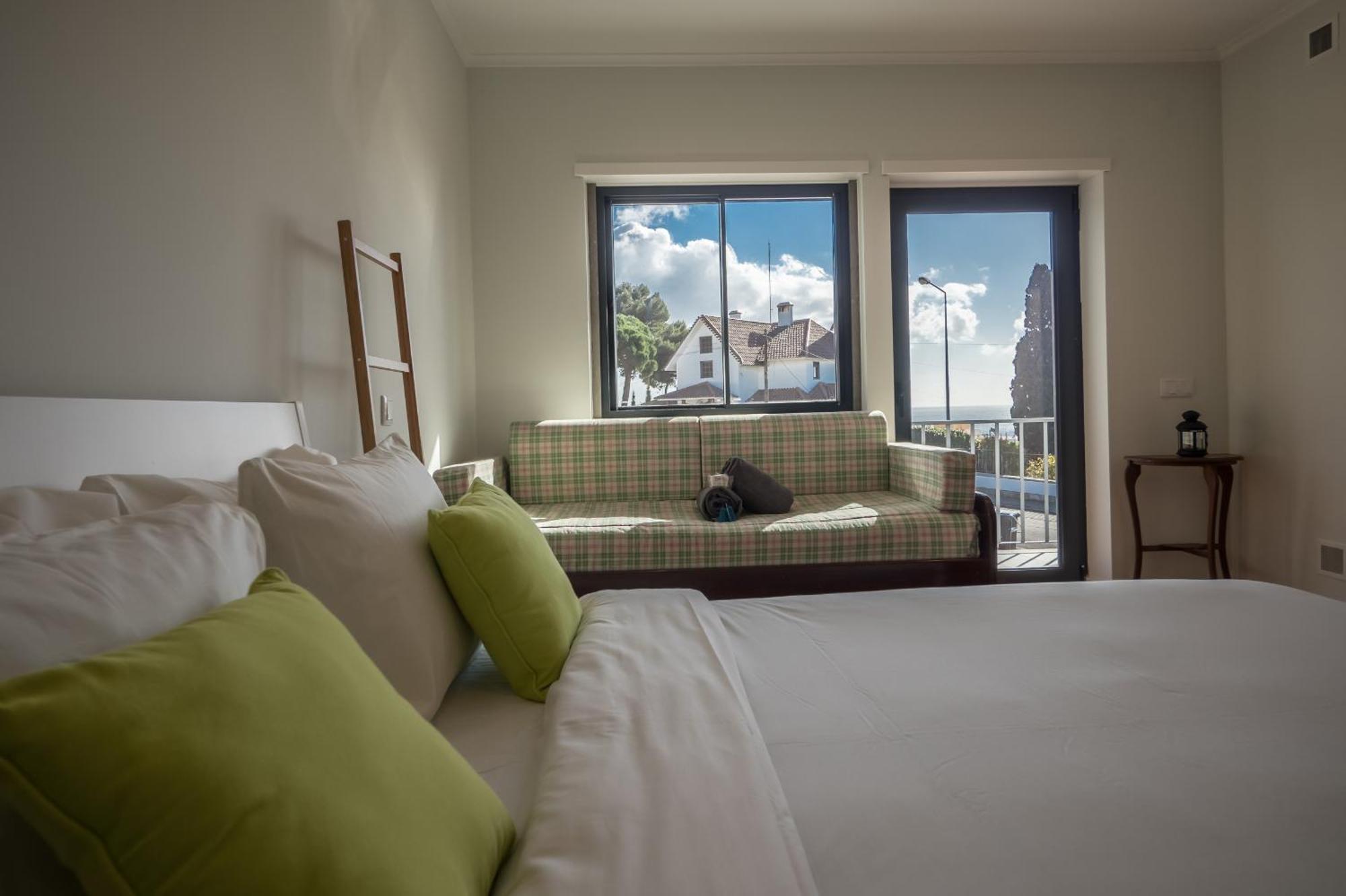 Villa Beguest Sun & Pool House Parede
