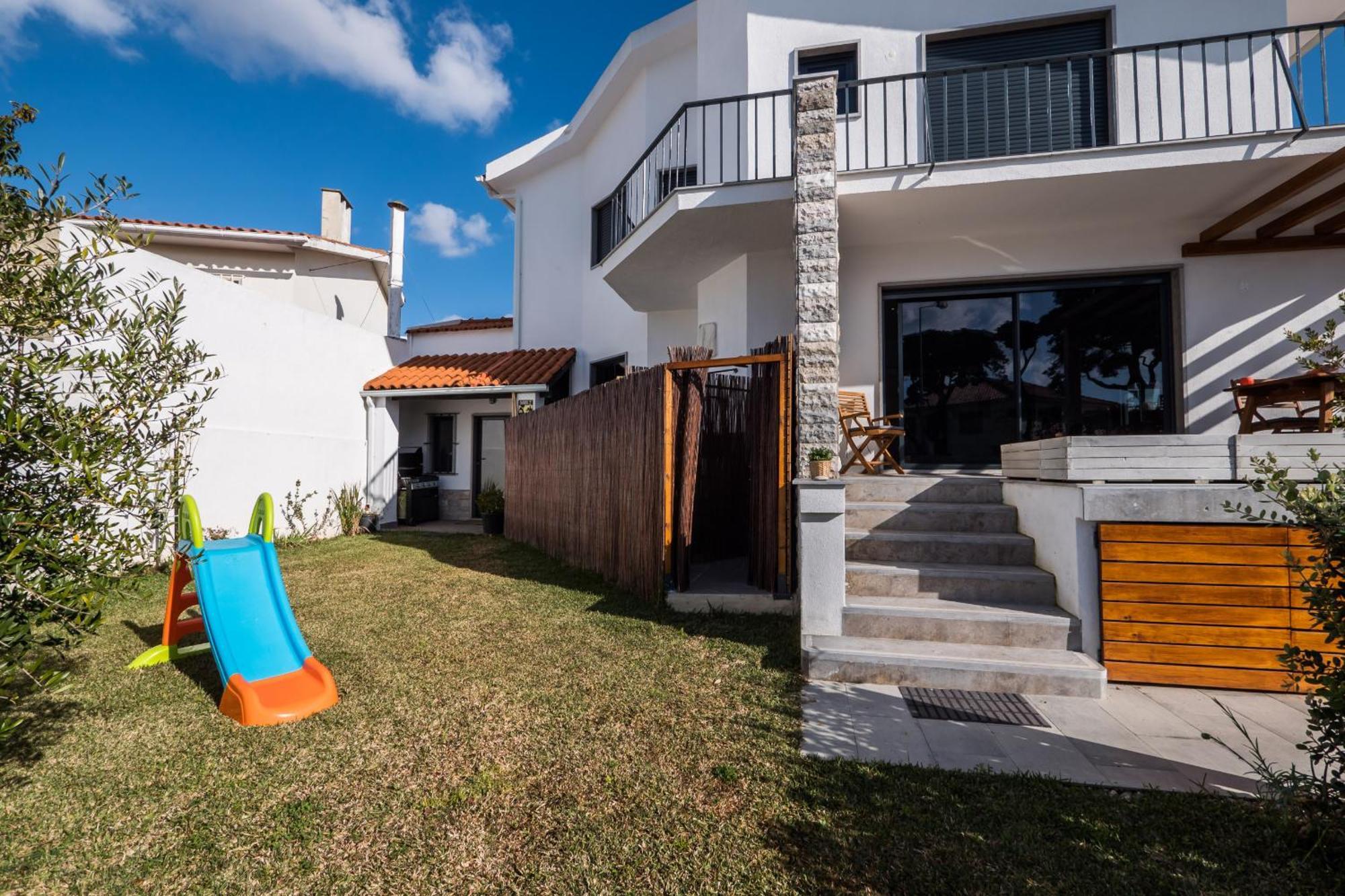 Beguest Sun & Pool House * Parede