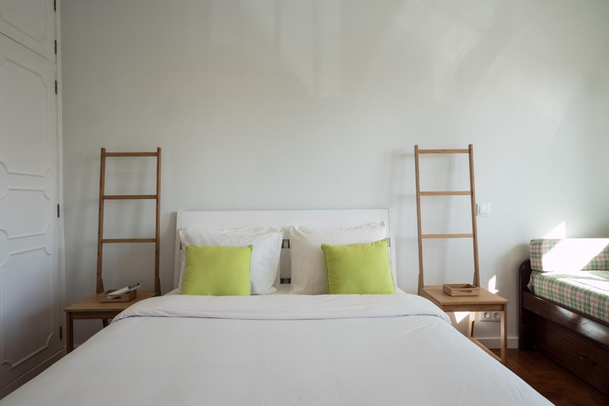 Beguest Sun & Pool House Villa Parede