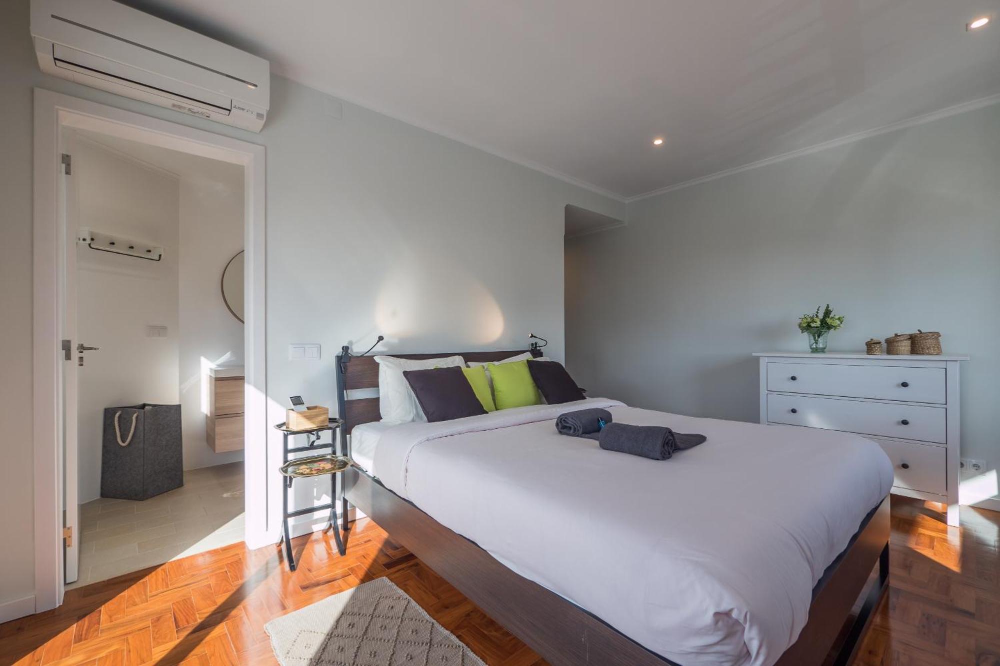 Beguest Sun & Pool House Villa Parede
