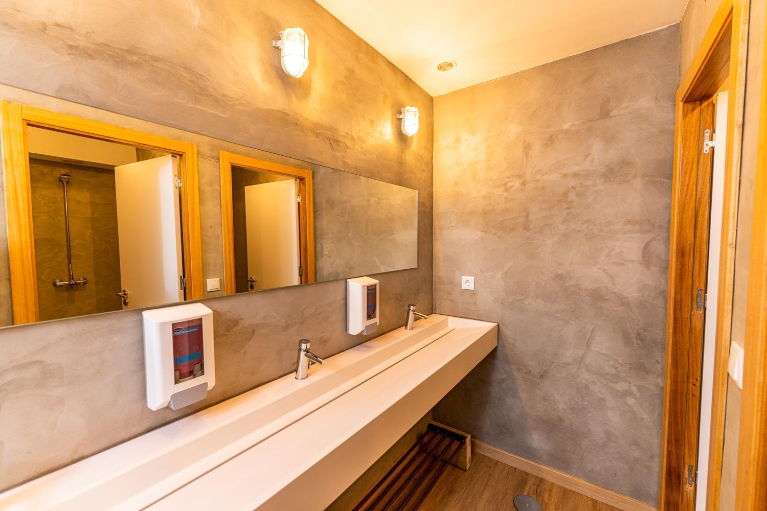 Hostal Ola Vida - *