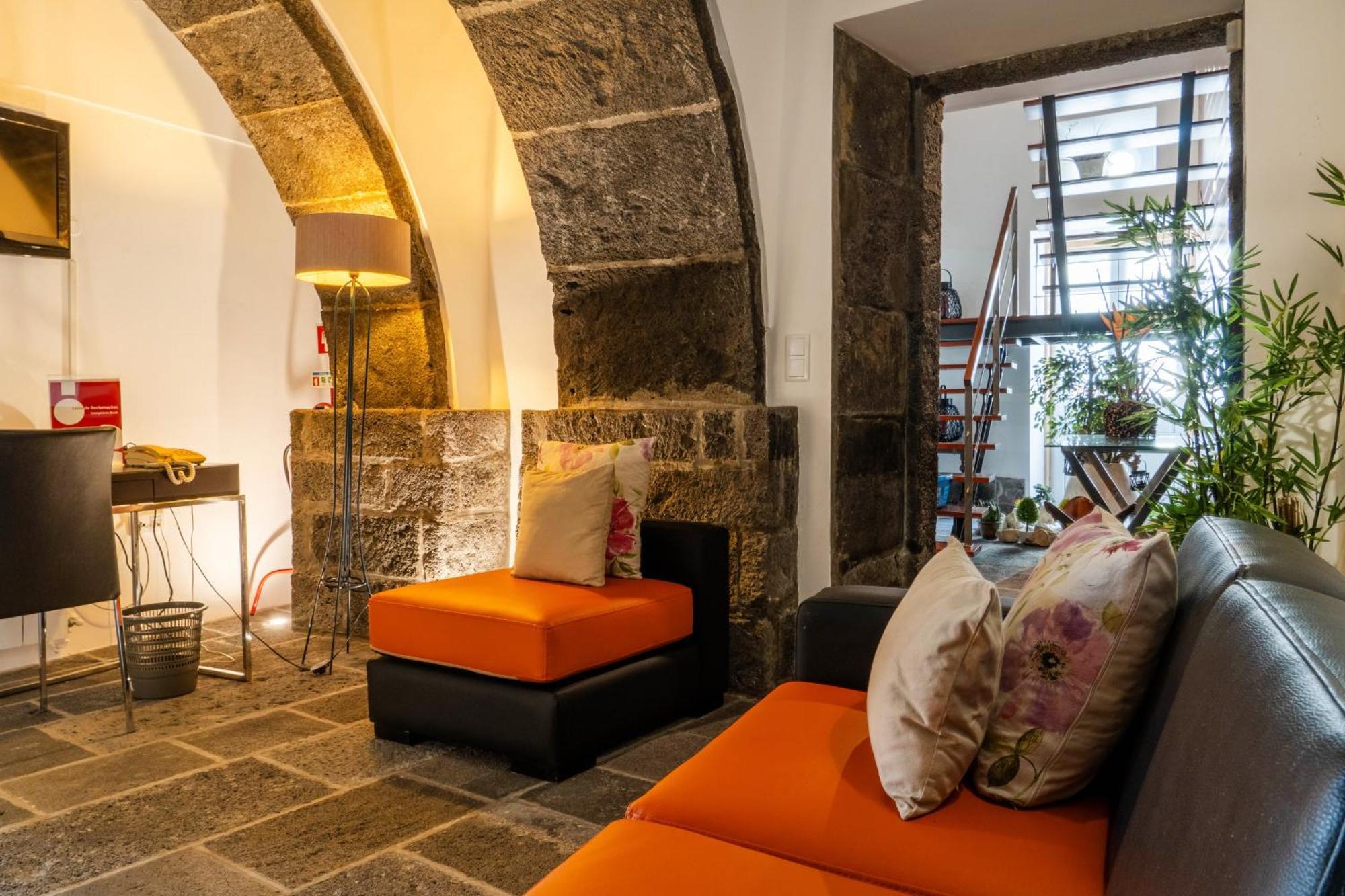 Casa Da Arvore * Calhetas