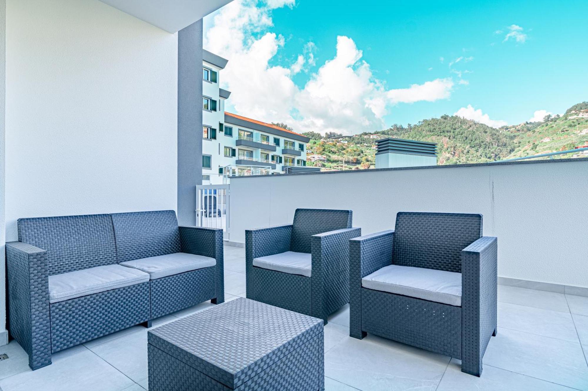 Sunflower Apartment *