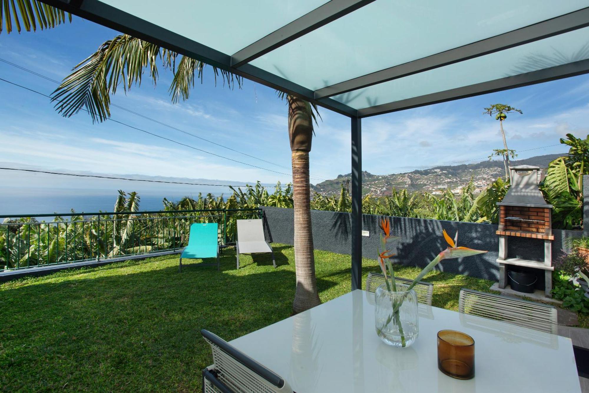 Capelos Apartment