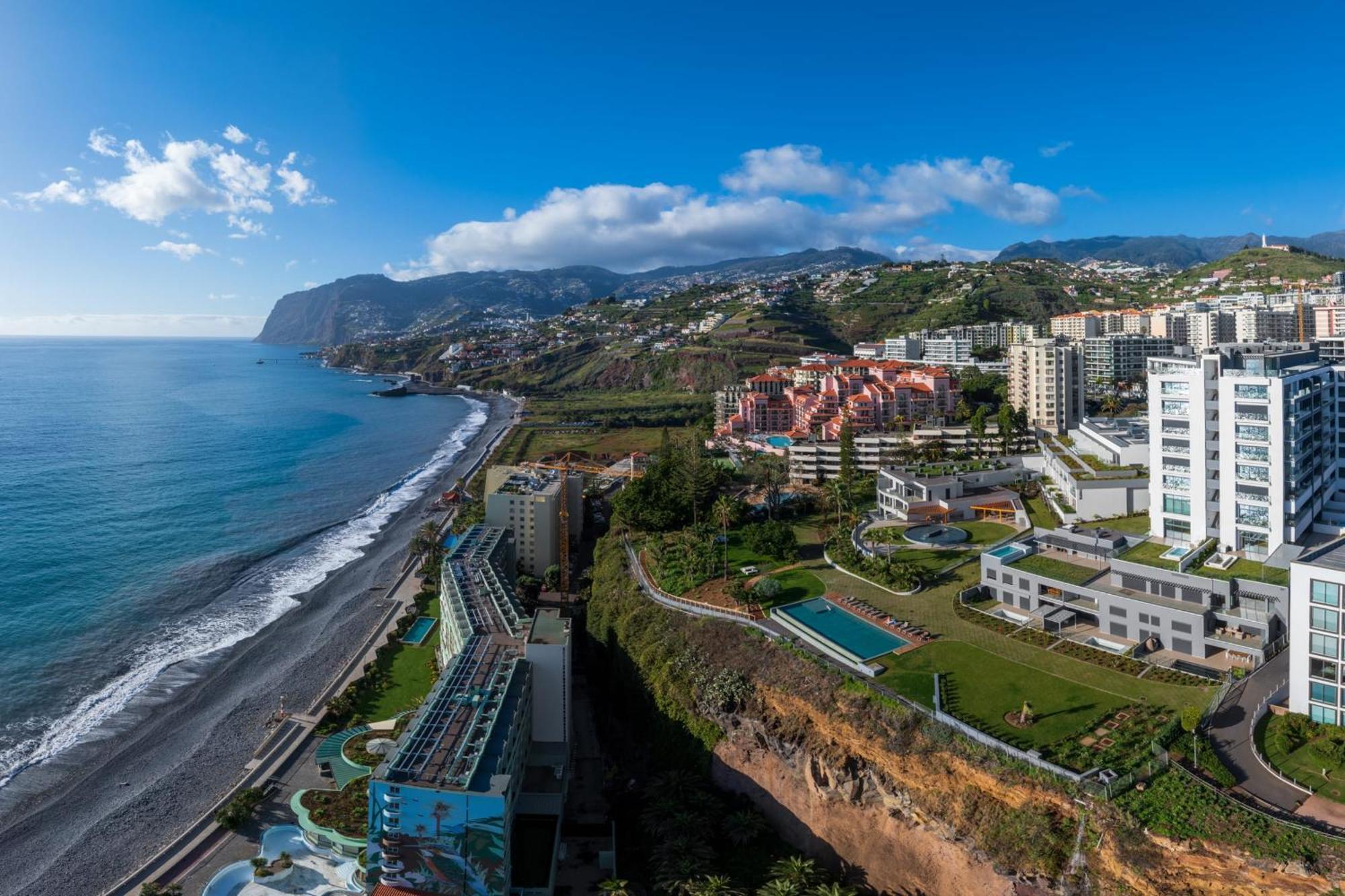 Acqua Iv By An Island * Funchal (Madeira)