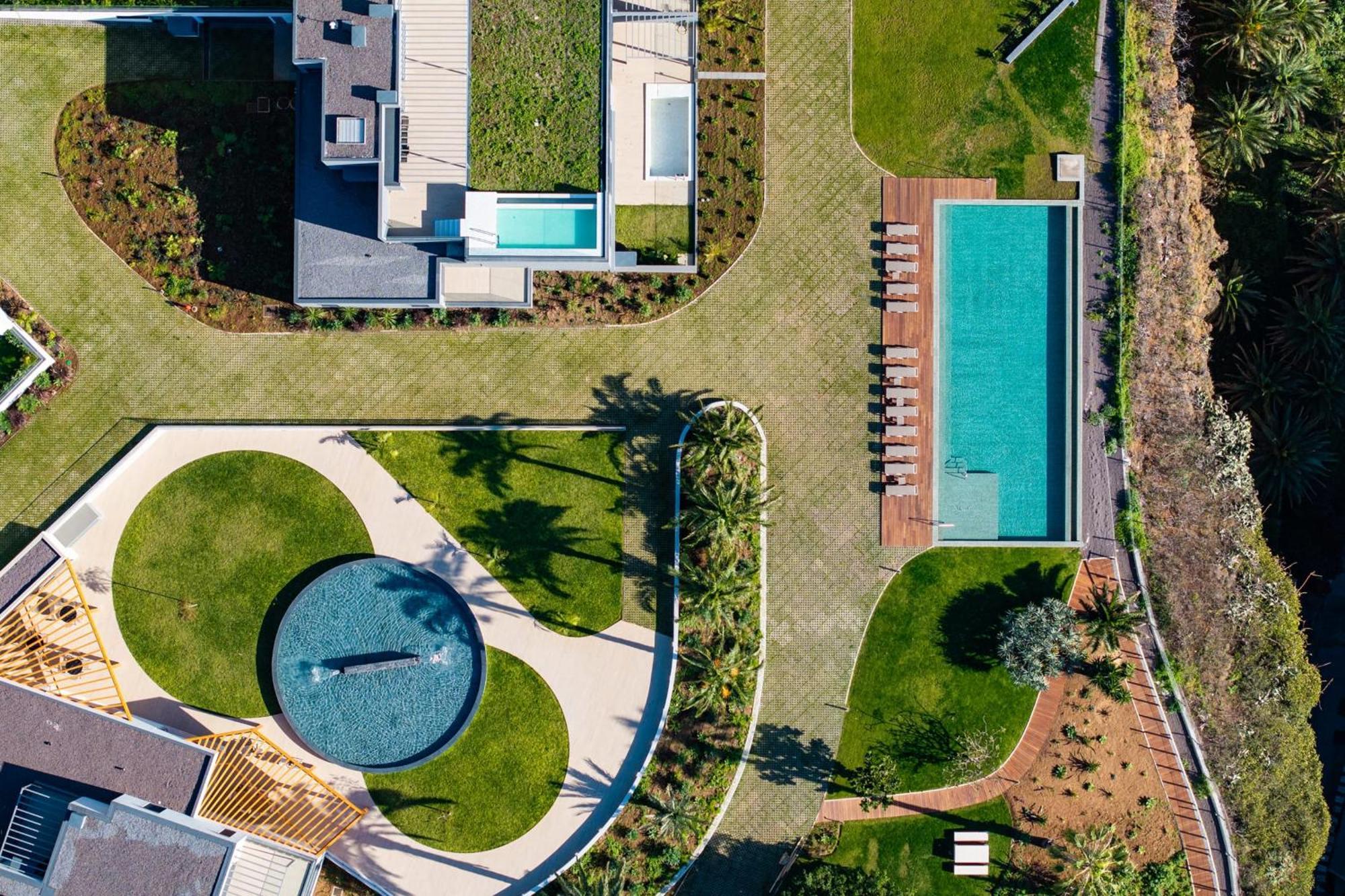 Acqua Iv By An Island *