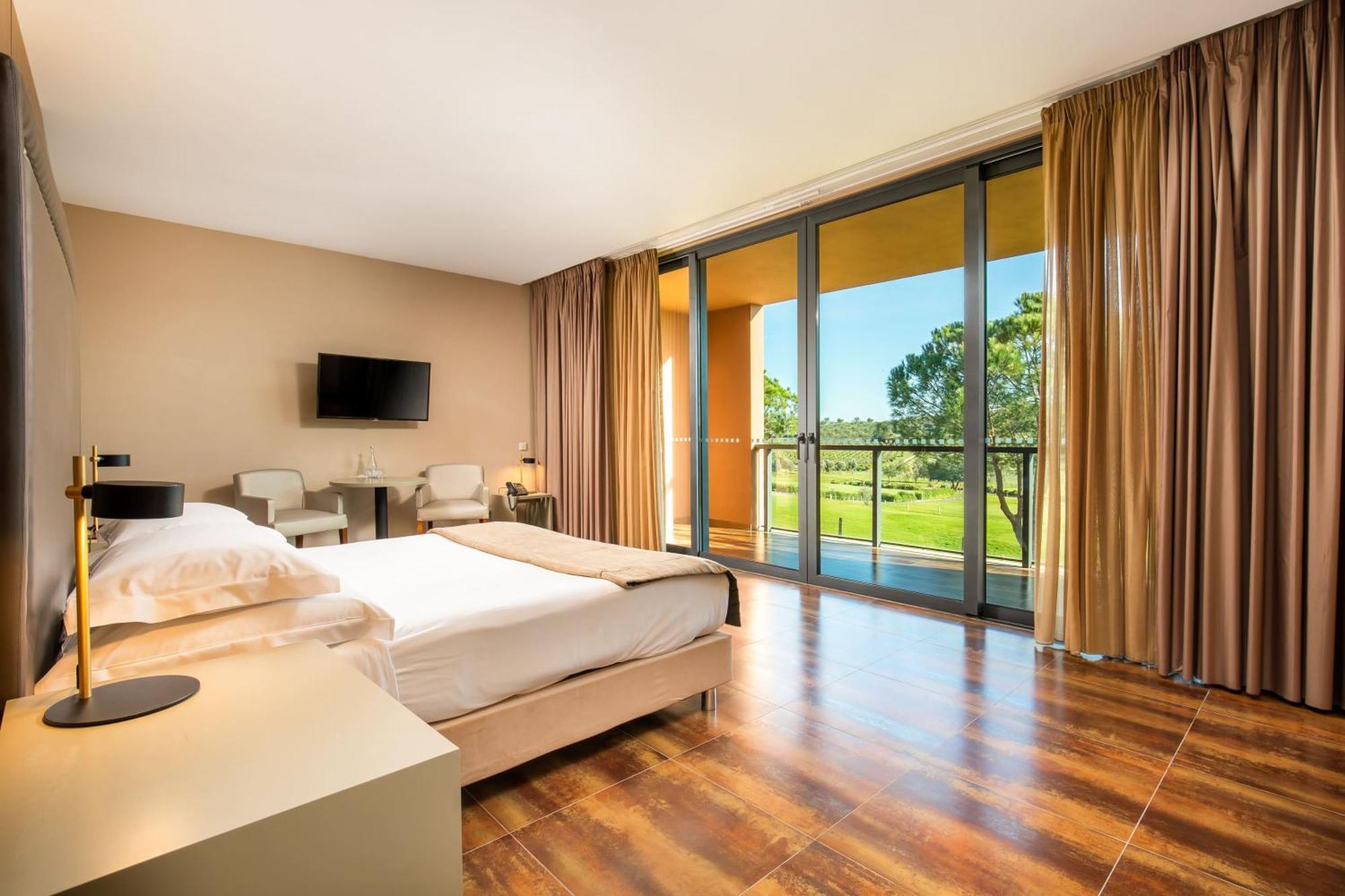 Nau Morgado Golf & Country Club 4*