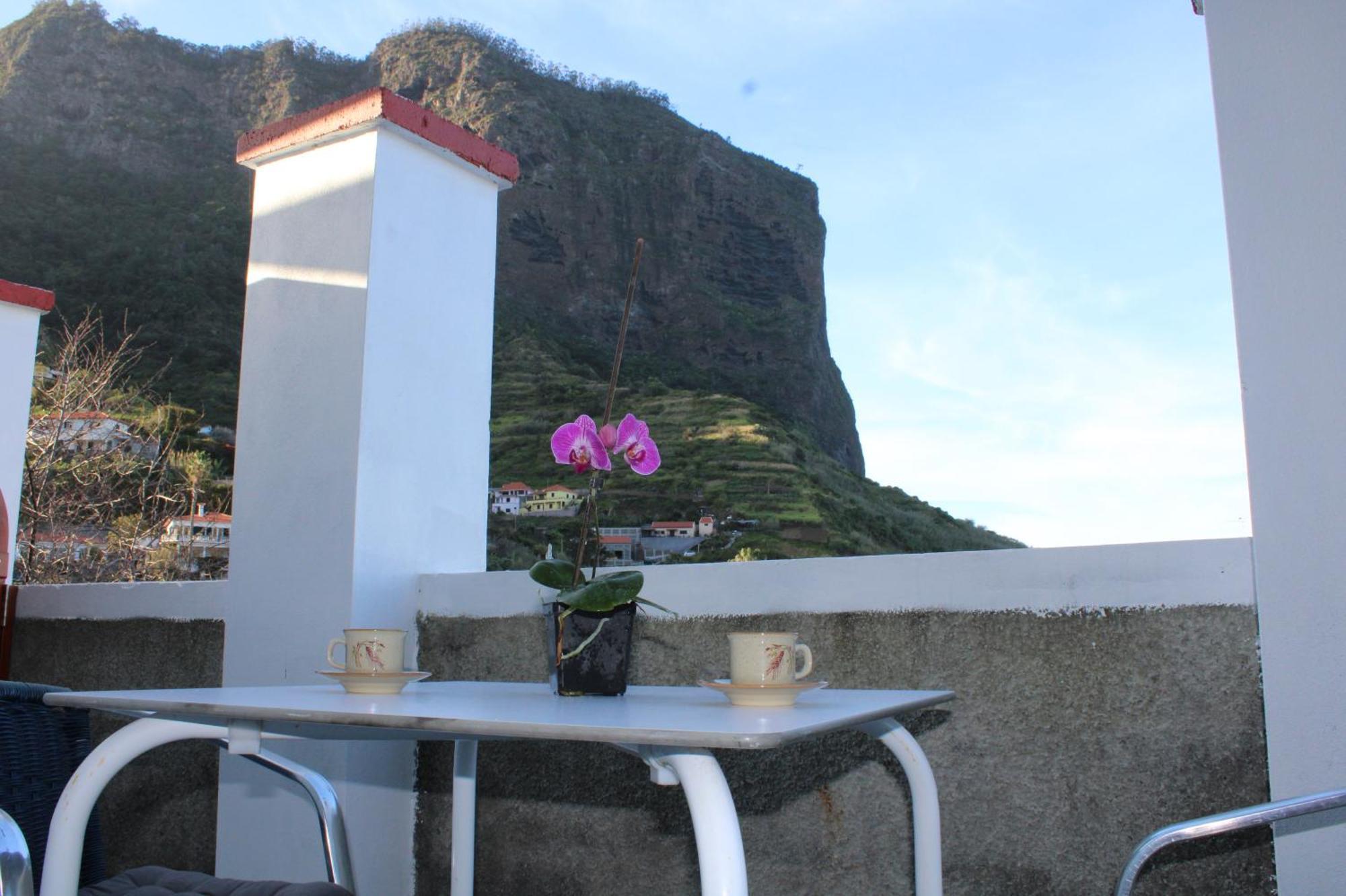 Leais Ao Pico * Machico (Madeira)