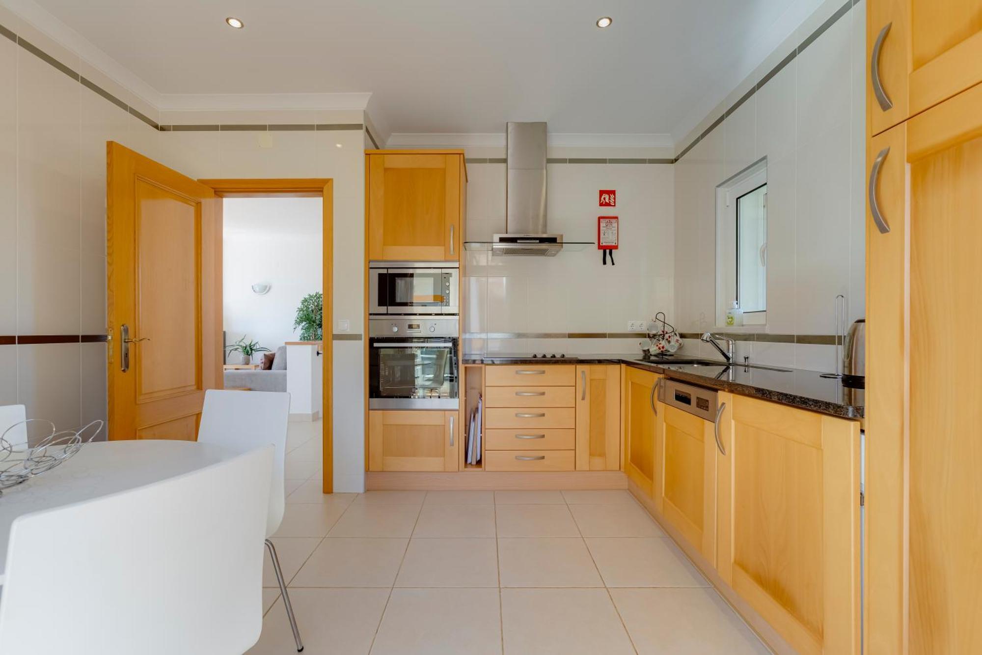 The View - Santo Antonio Villas, Golf & 4* Salema