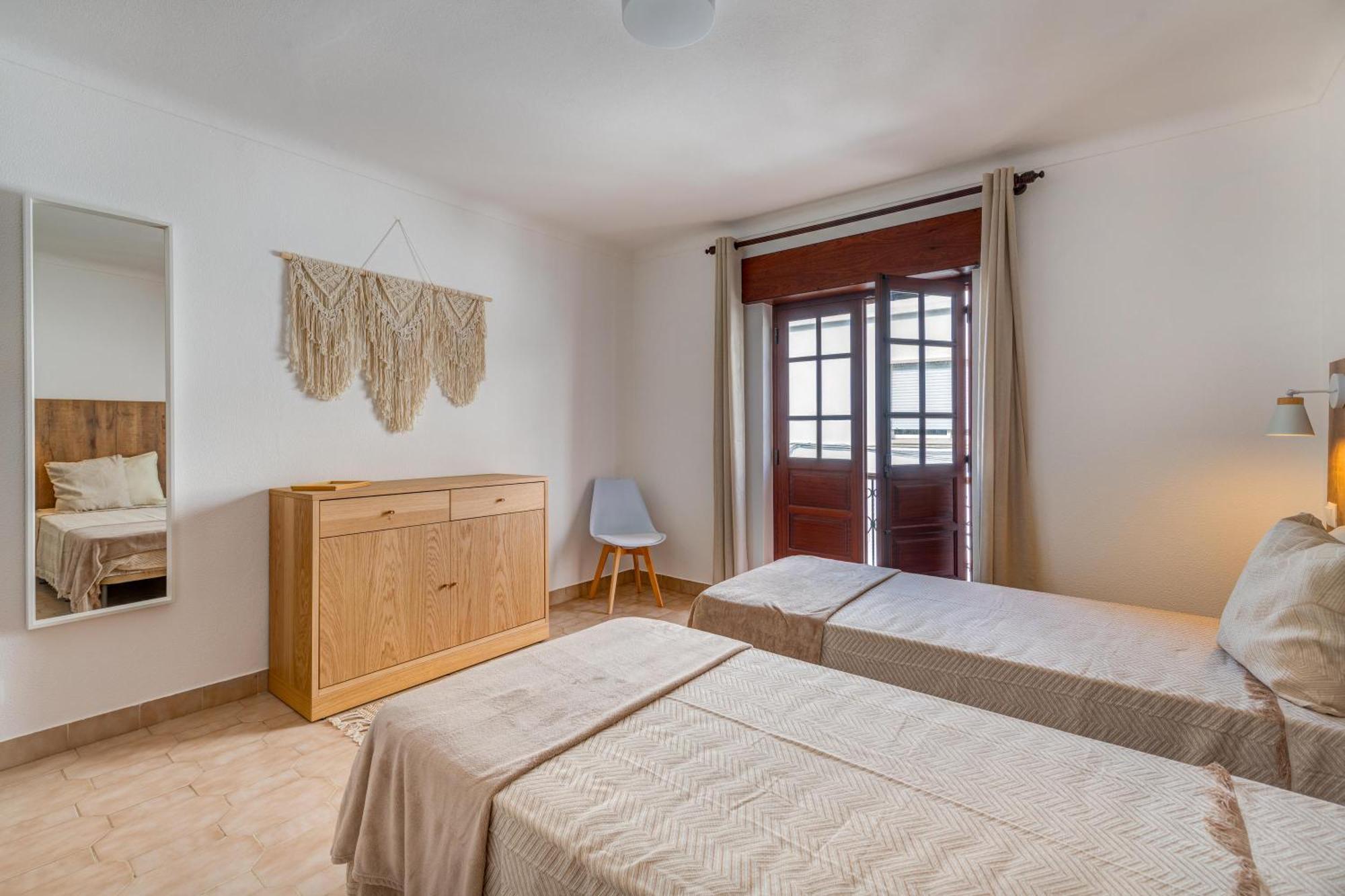 Apartment Sunset Azul - Sea View - Free Wifi - By Bedzy