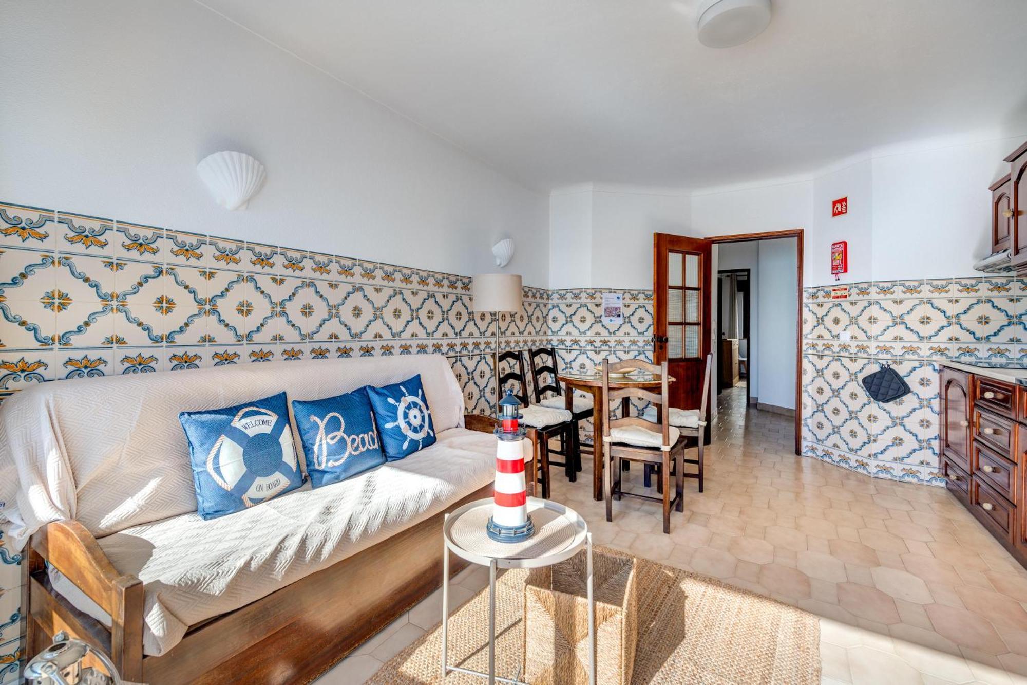 Apartment Sunset Azul - Sea View - Free Wifi - By Bedzy