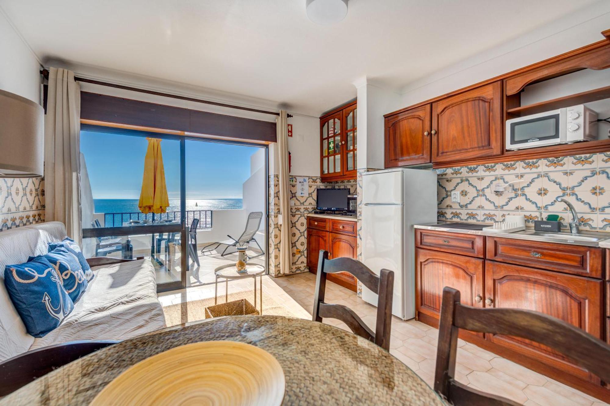 Sunset Azul - Sea View - Free Wifi - By Bedzy Apartment
