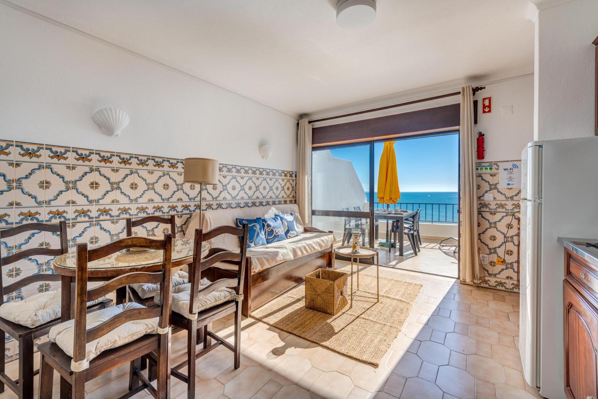 Apartment Sunset Azul - Sea View - Free Wifi - By Bedzy
