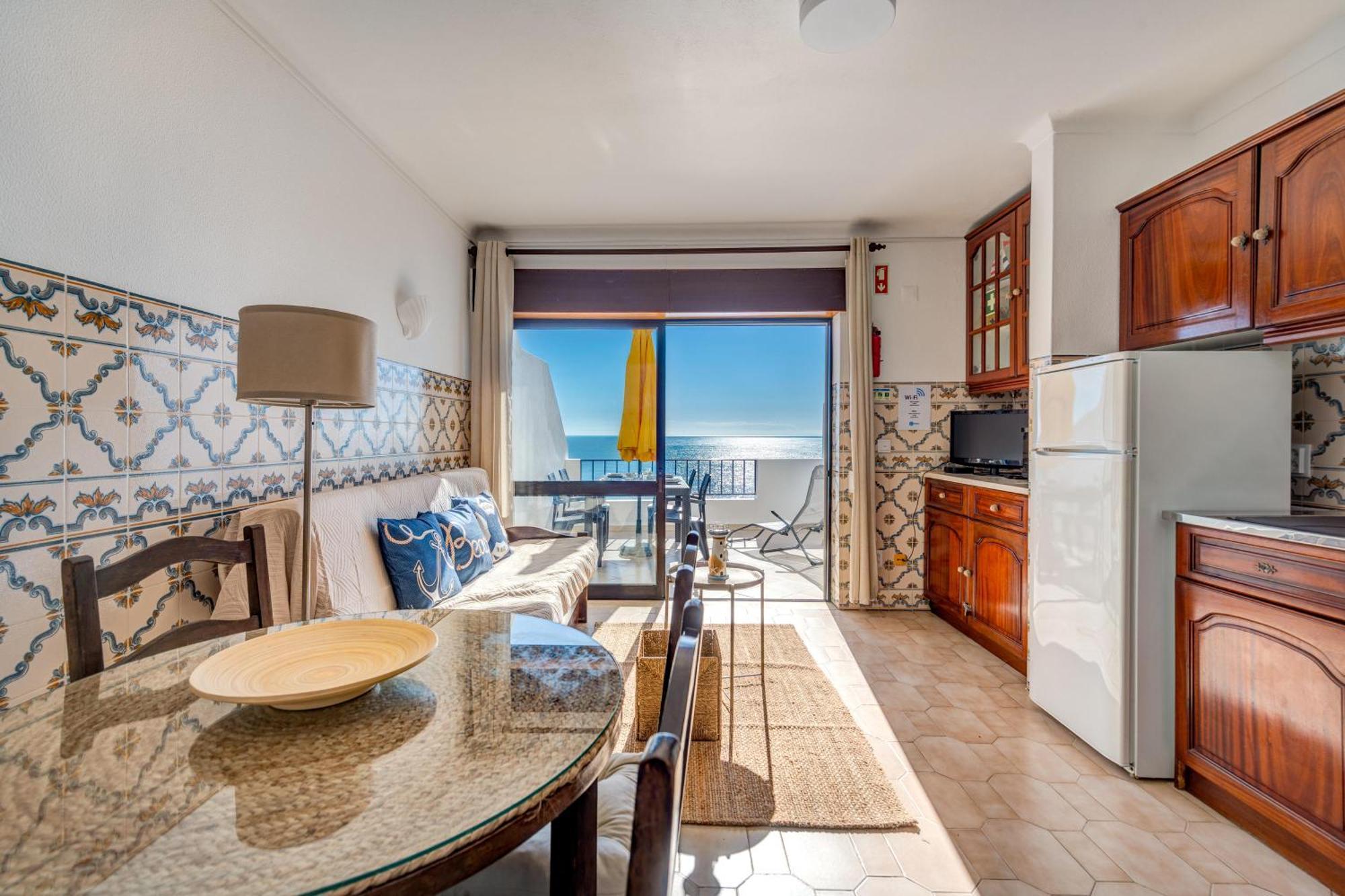 Sunset Azul - Sea View - Free Wifi - By Bedzy Apartment