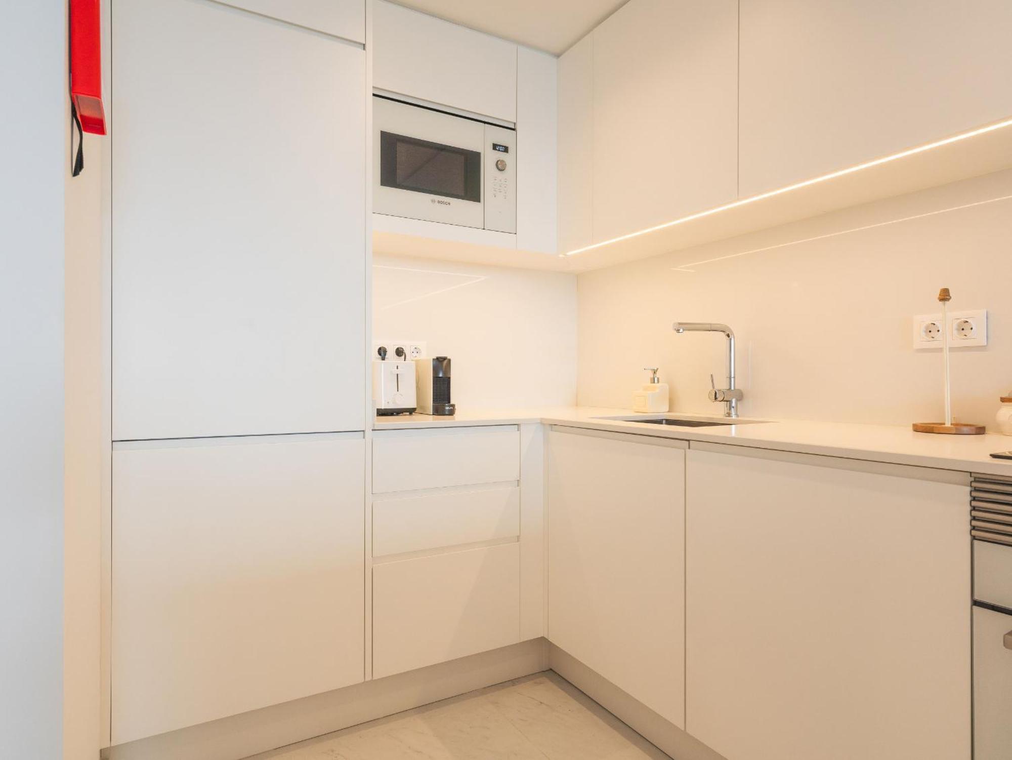 Glamorous By Atlantic Apartment