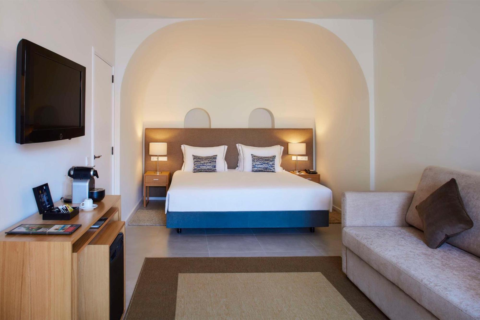 Tivoli 4* Lagos