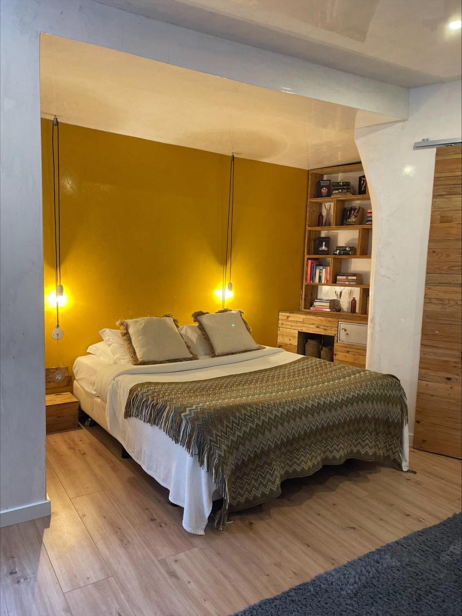 The Literary Man Hotel