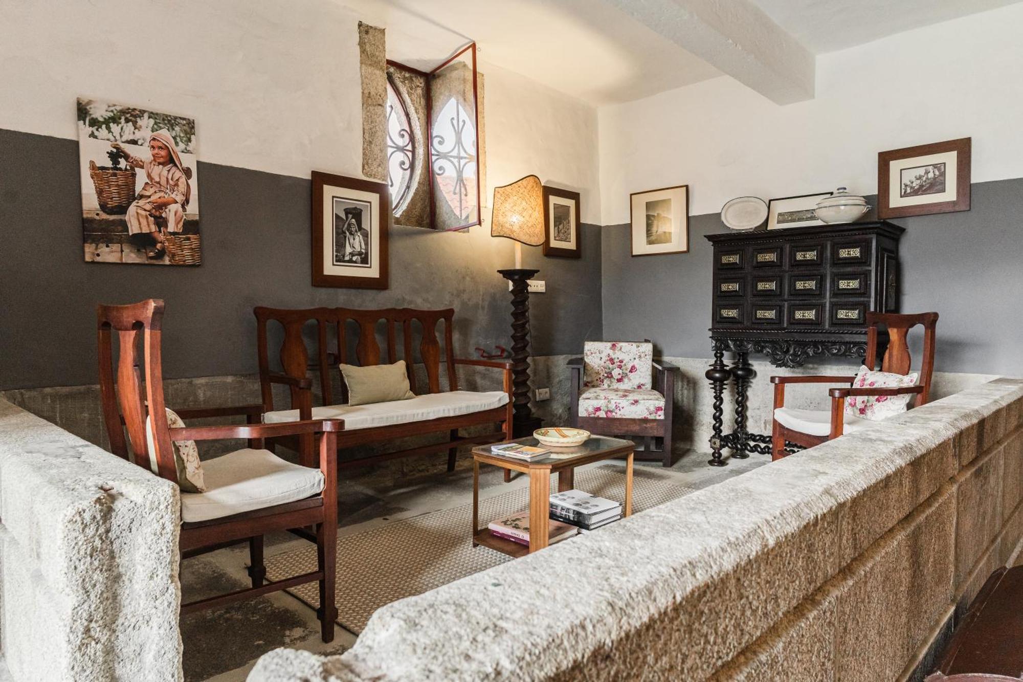 Casa Do Salgueiral Farm stay Santa Marta de Penaguiao