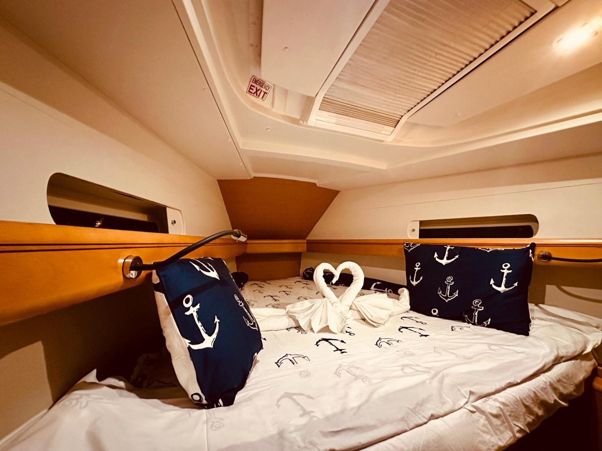 Botel Sleep Aboard A Modern Sailboat In *