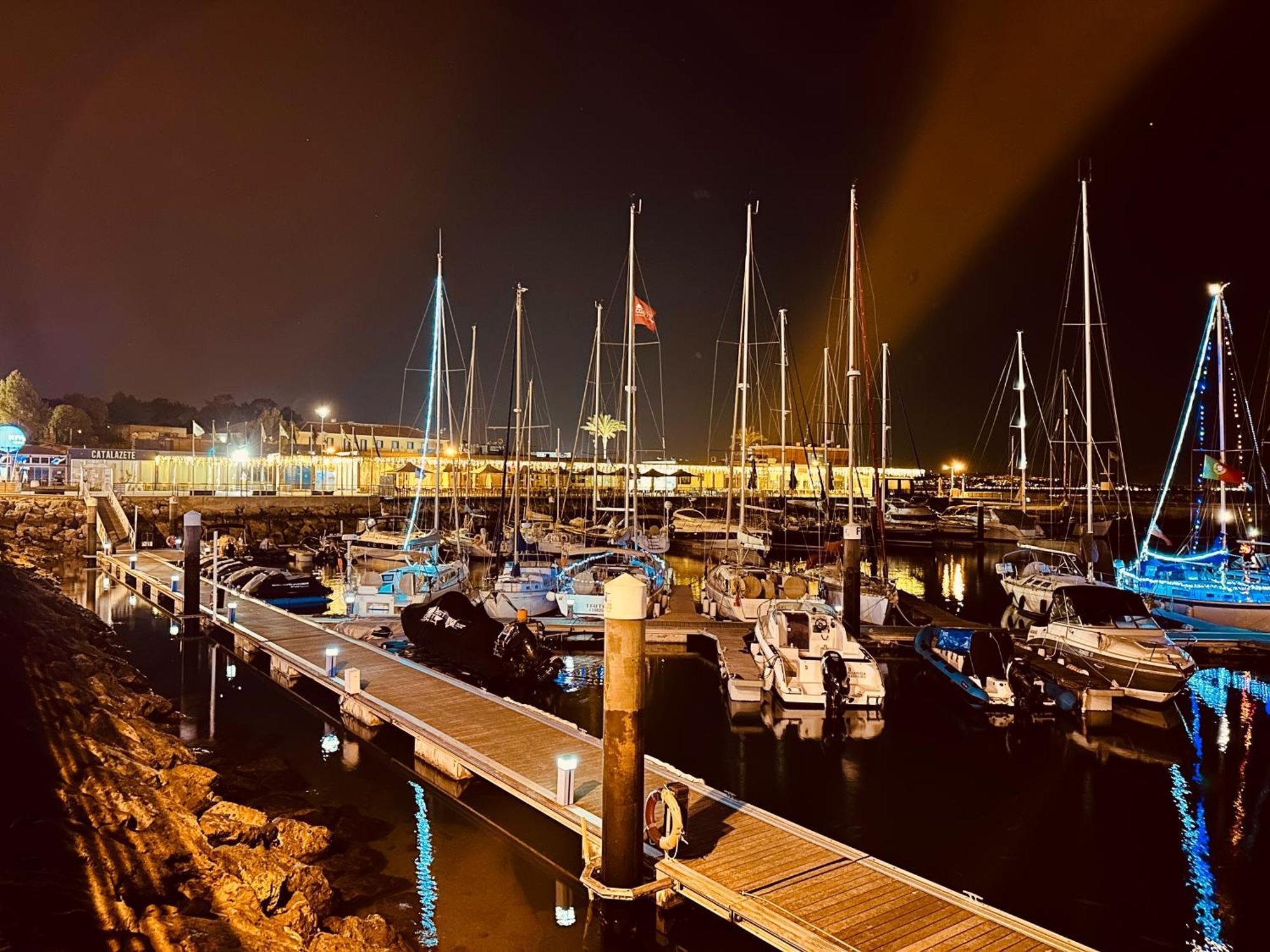 Sleep Aboard A Modern Sailboat In Botel Oeiras