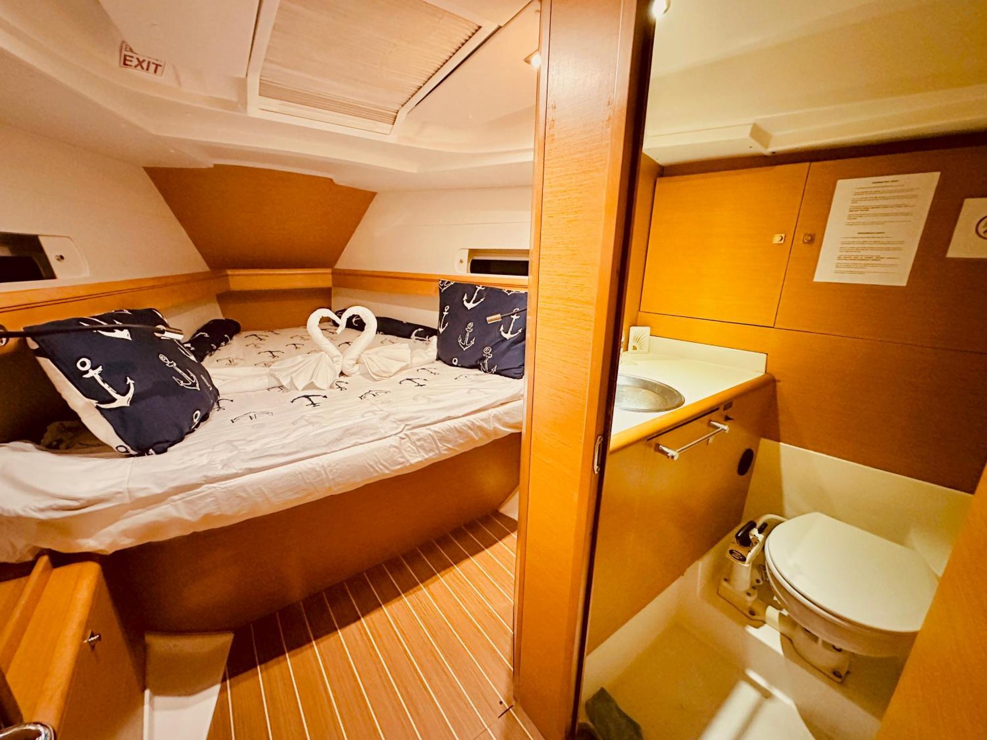Sleep Aboard A Modern Sailboat In Oeiras