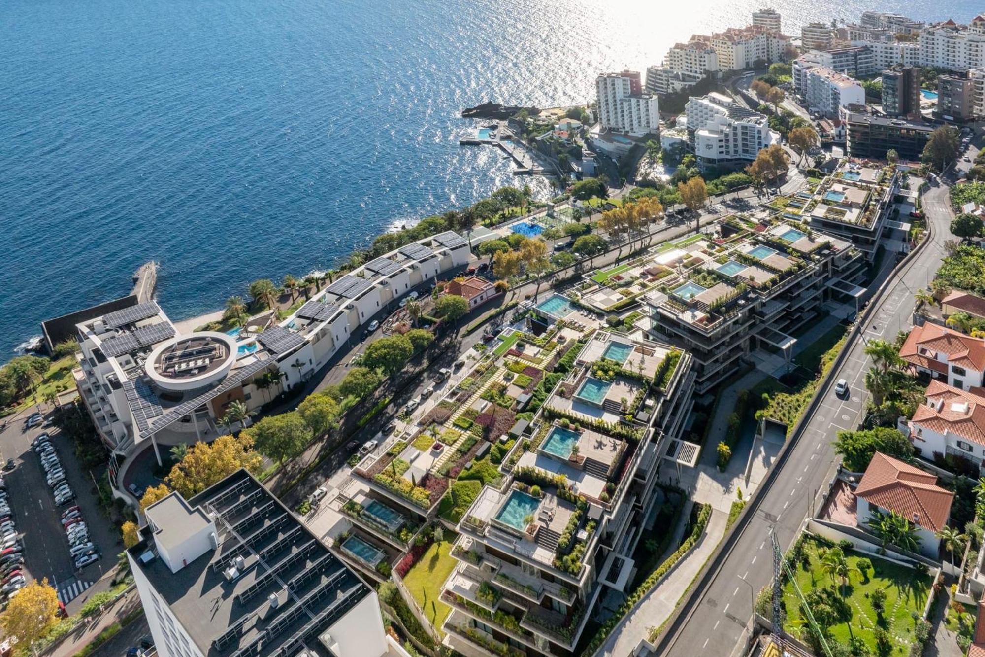Savoy Monumentalis I By An Island *