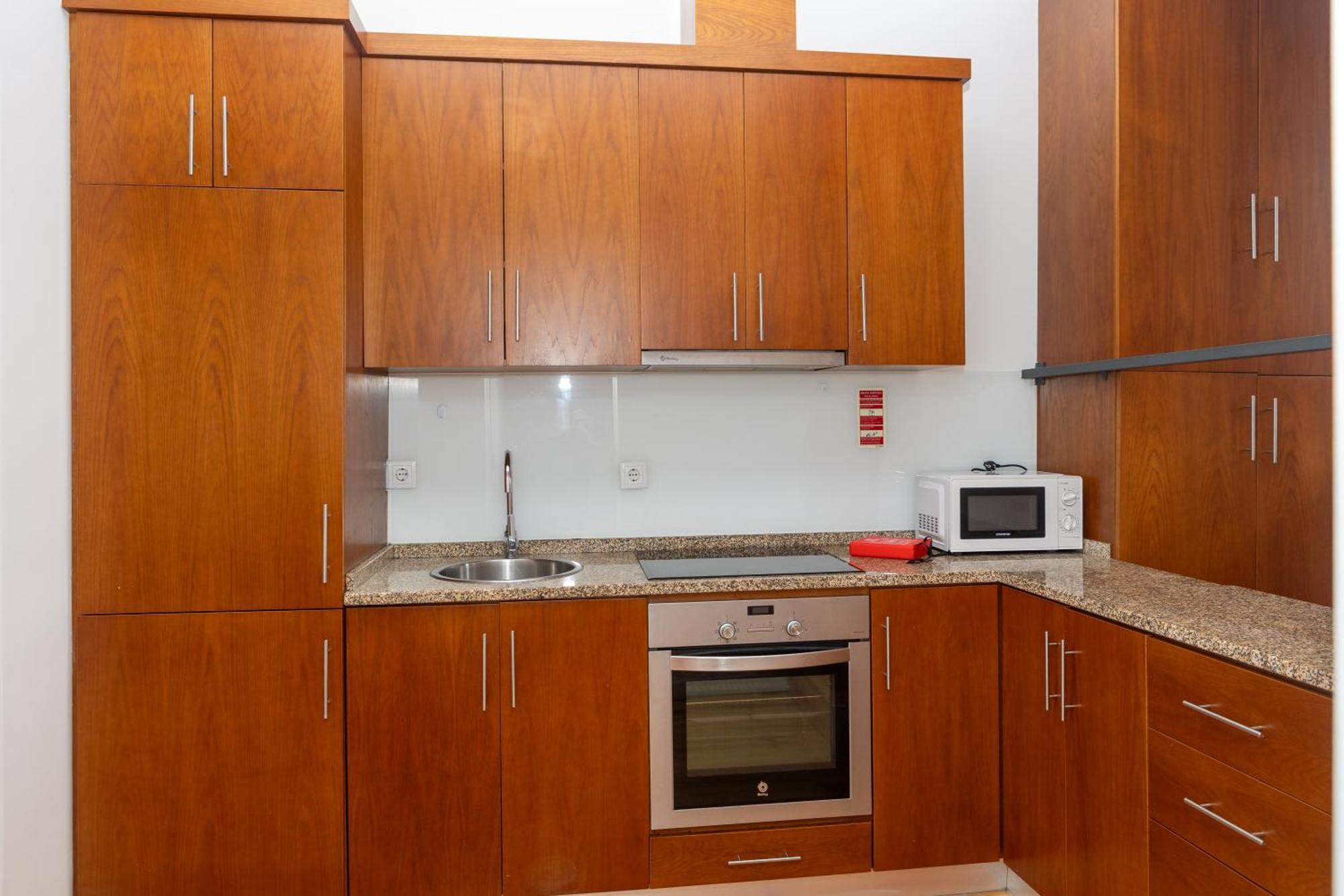 Moniz Terrace Apartment *