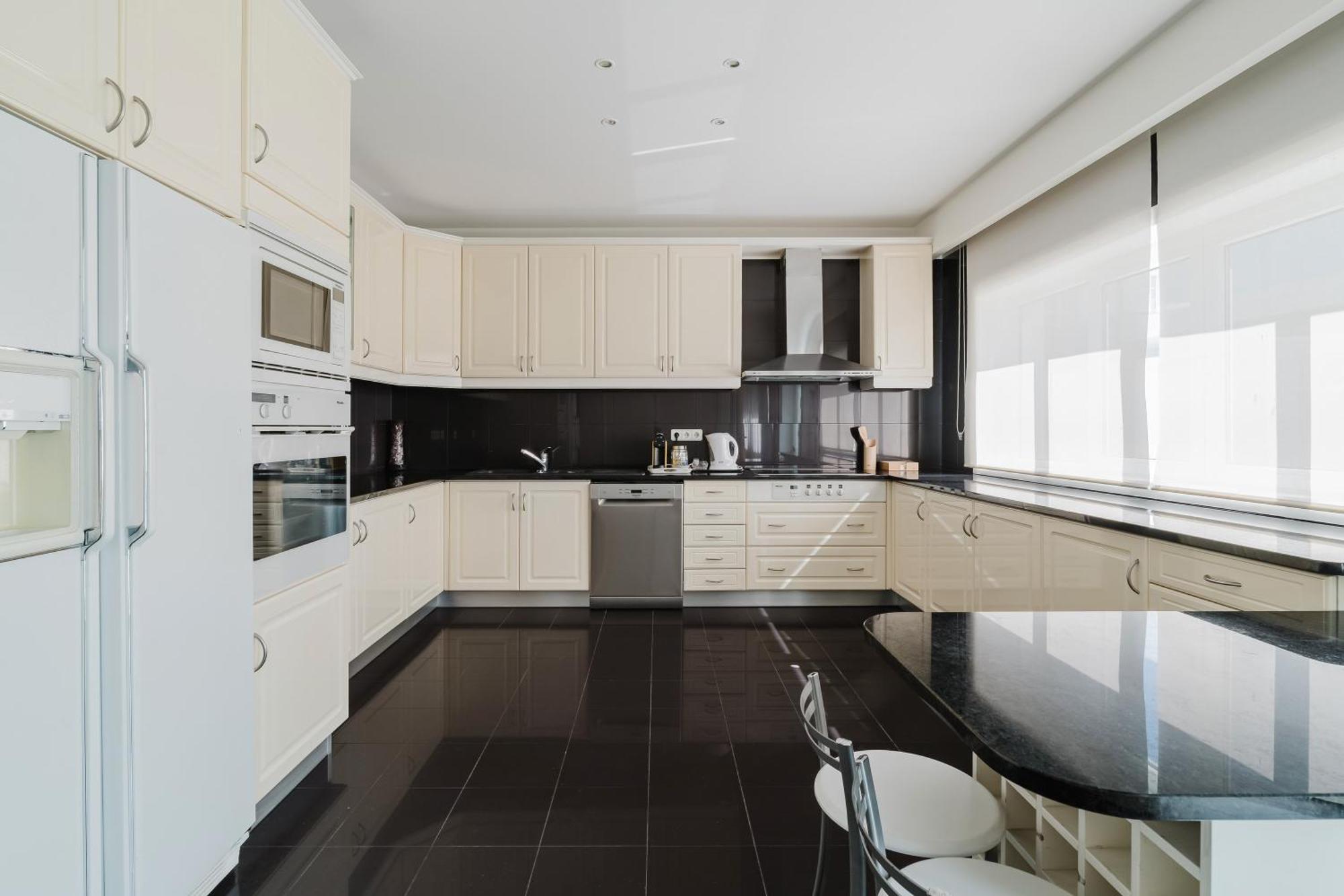 Viana Surf House Holiday home *