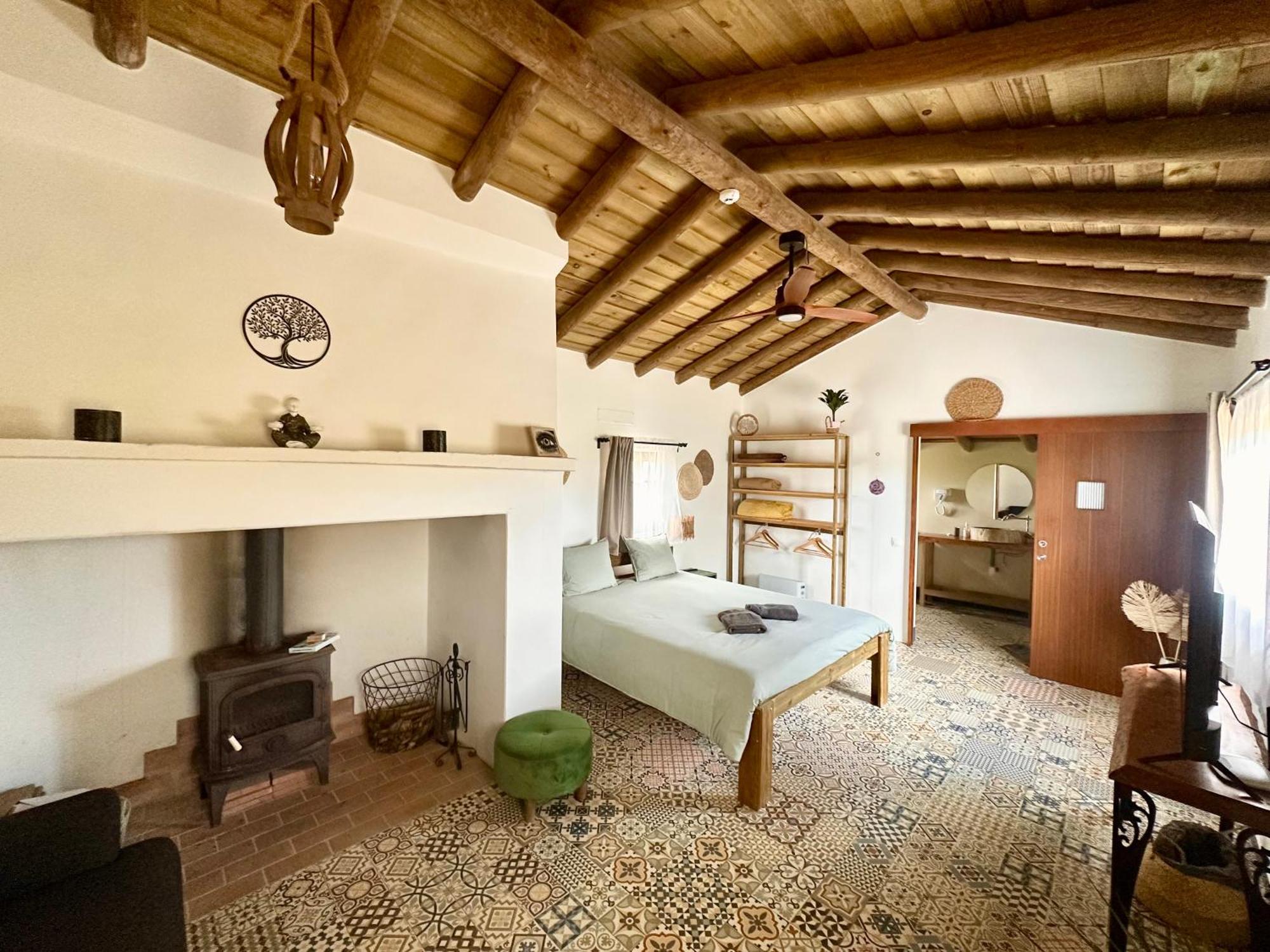 Alpaca Farm And - Mama Adama Bed and breakfast *