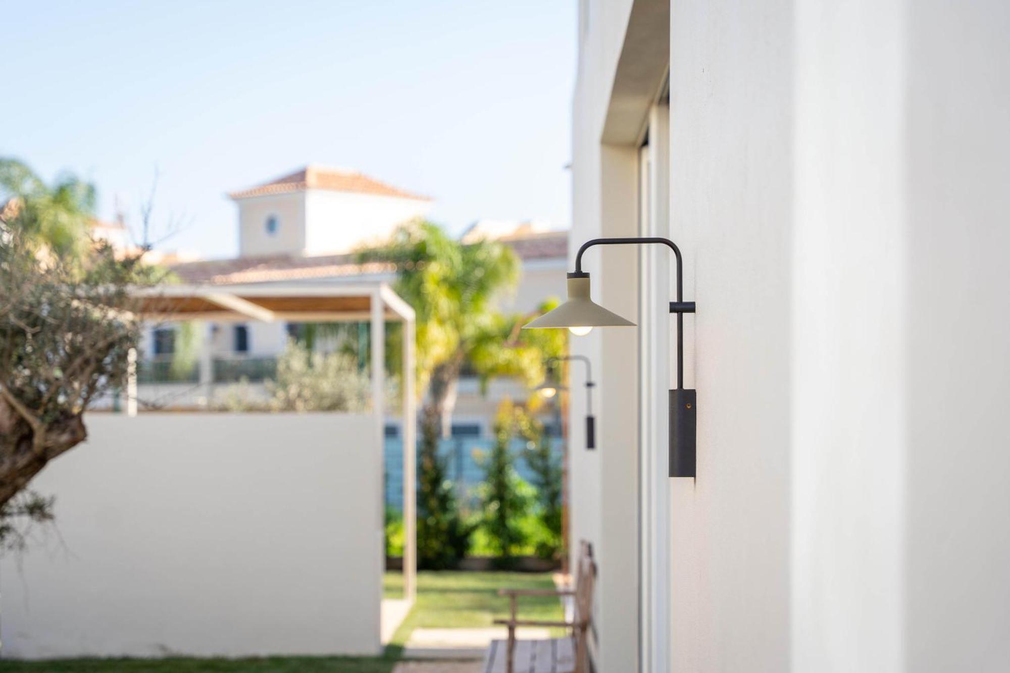 Holiday home Modern Sea View Villa, Heated Pool,rooftop Jacuzzi Outdoor Kitchen 12min Faro Airport