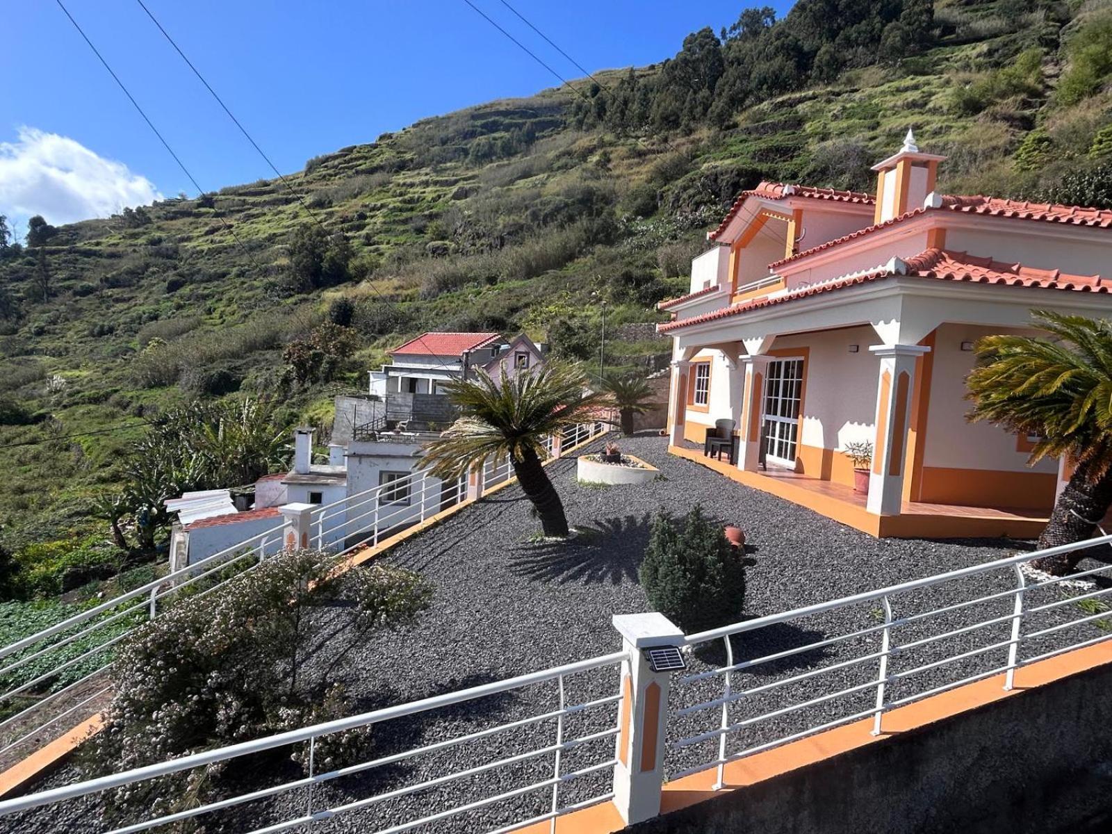 Mendes - Ocean View Holiday home