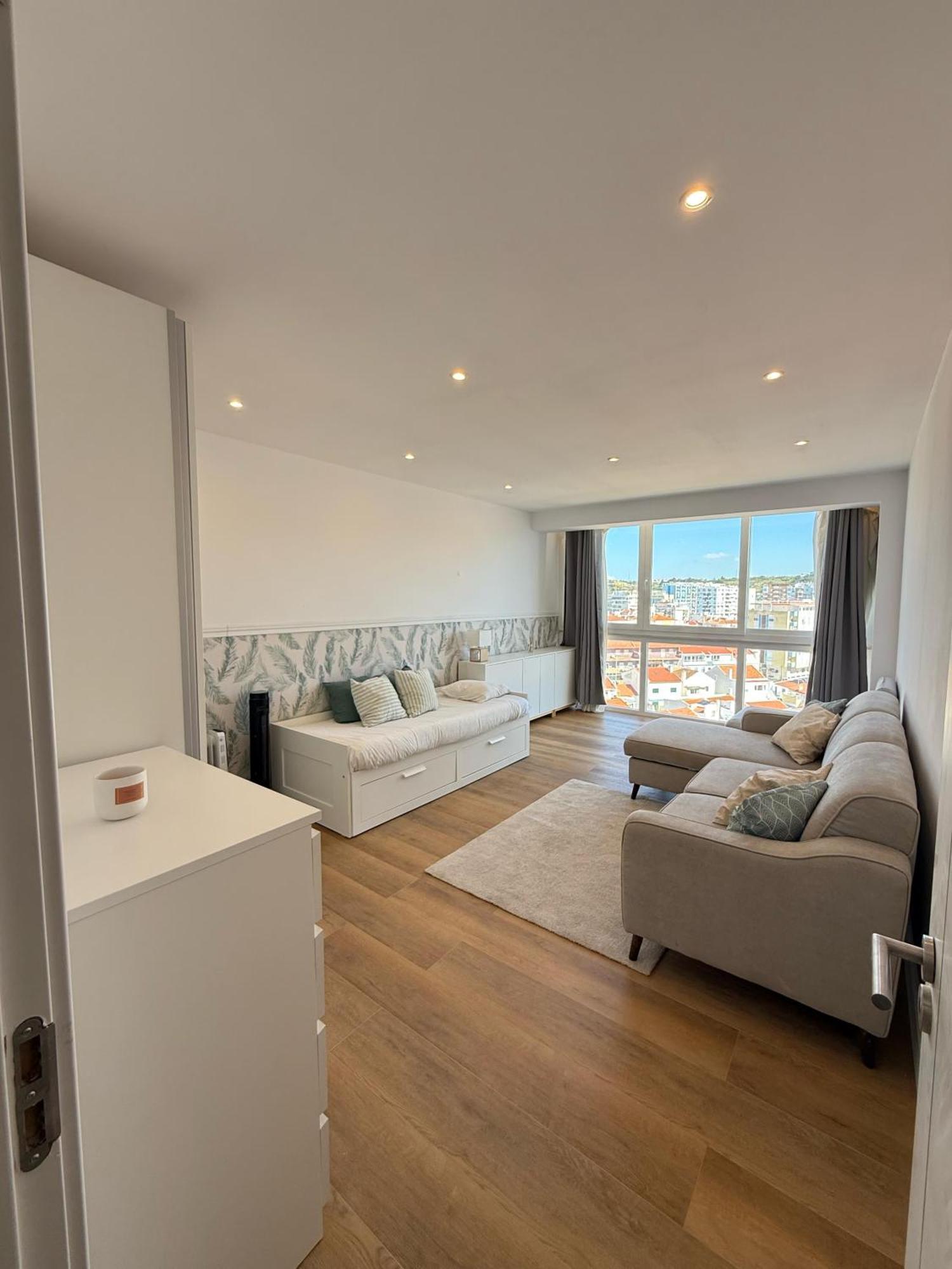 Front Costa Caparica Lisbon Apartment *