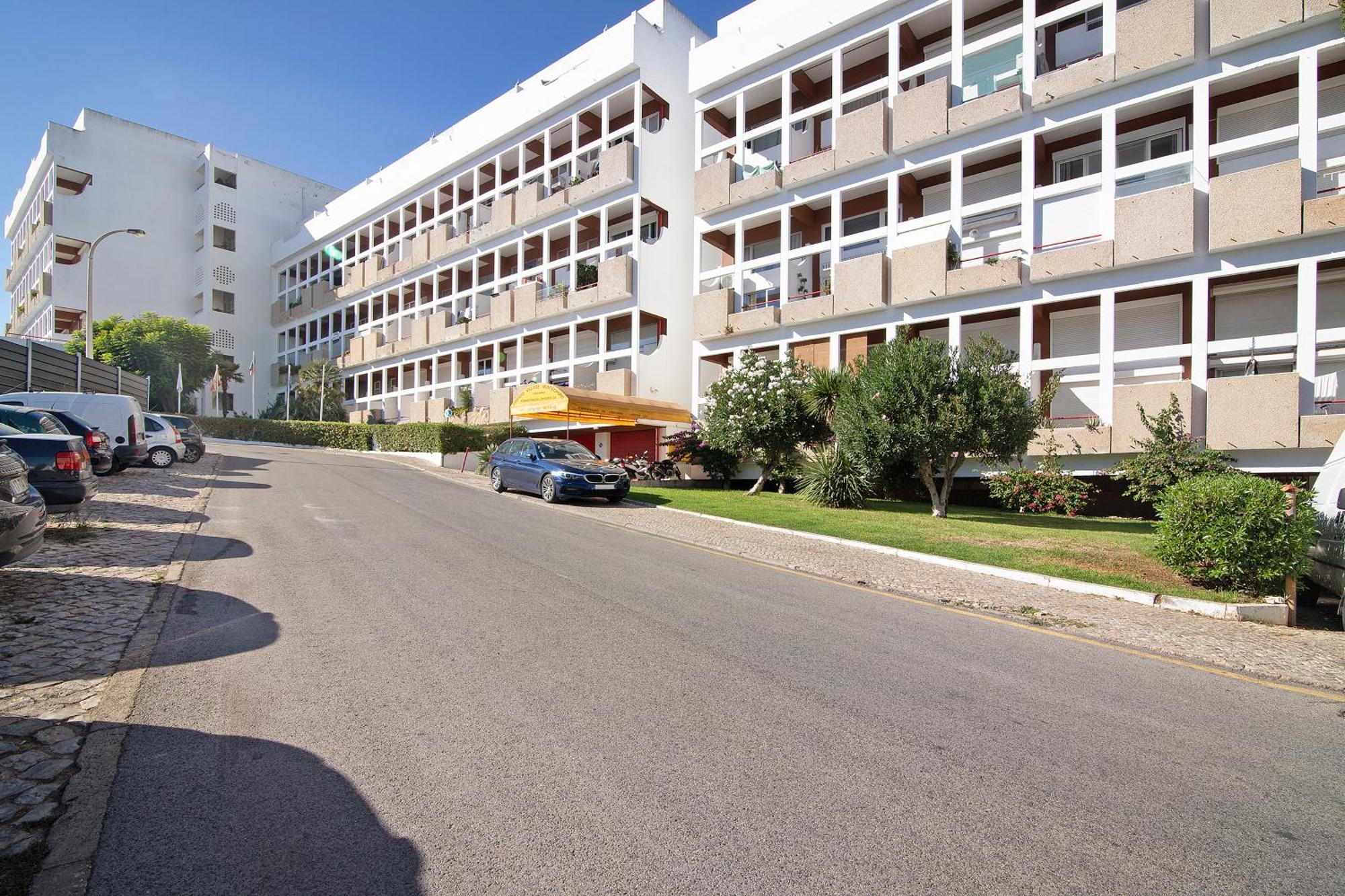 Jungle Flat With Pool T2 Montechoro Albufeira
