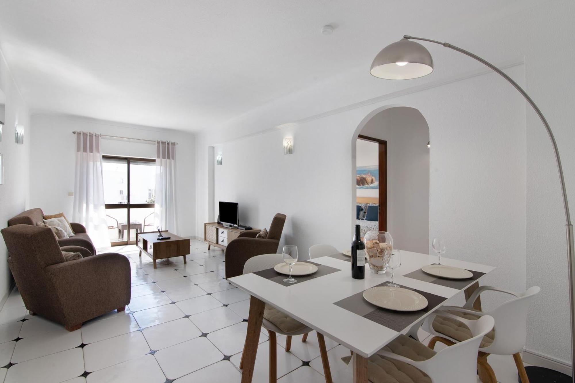 Center Apartment *