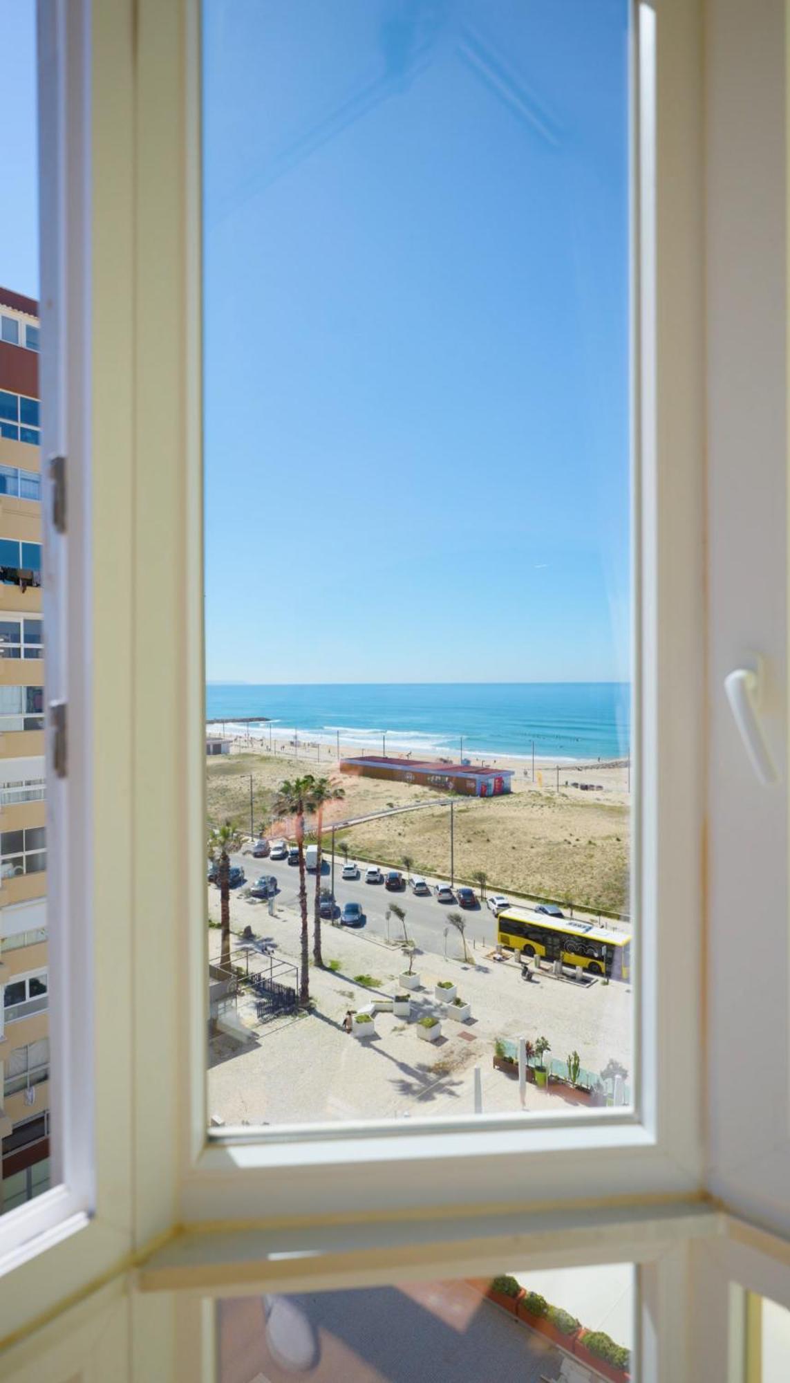 Front Costa Caparica Lisbon Apartment *