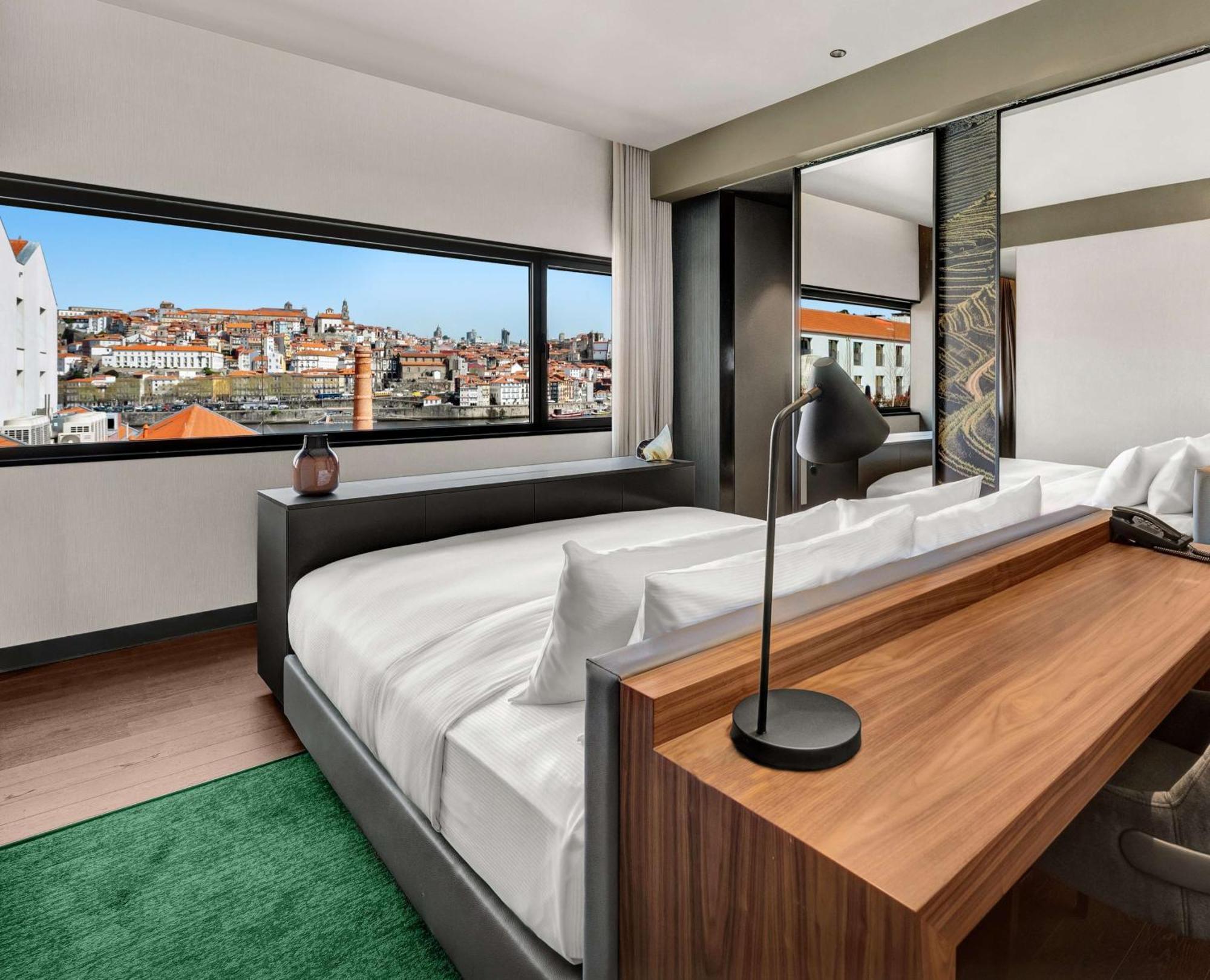 Hotel Hilton Porto Gaia 5*