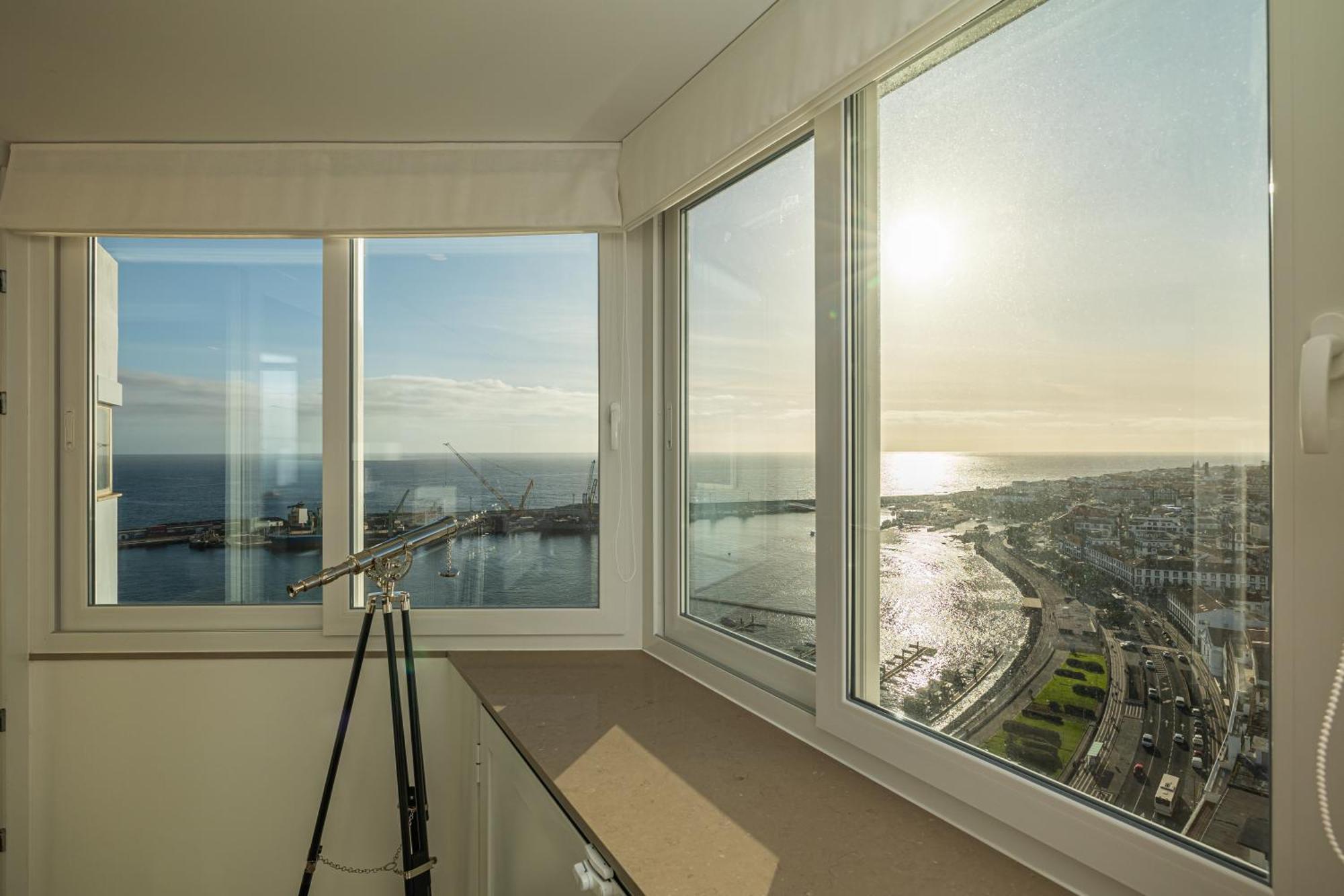 Azores Penthouse - Premium Flat *