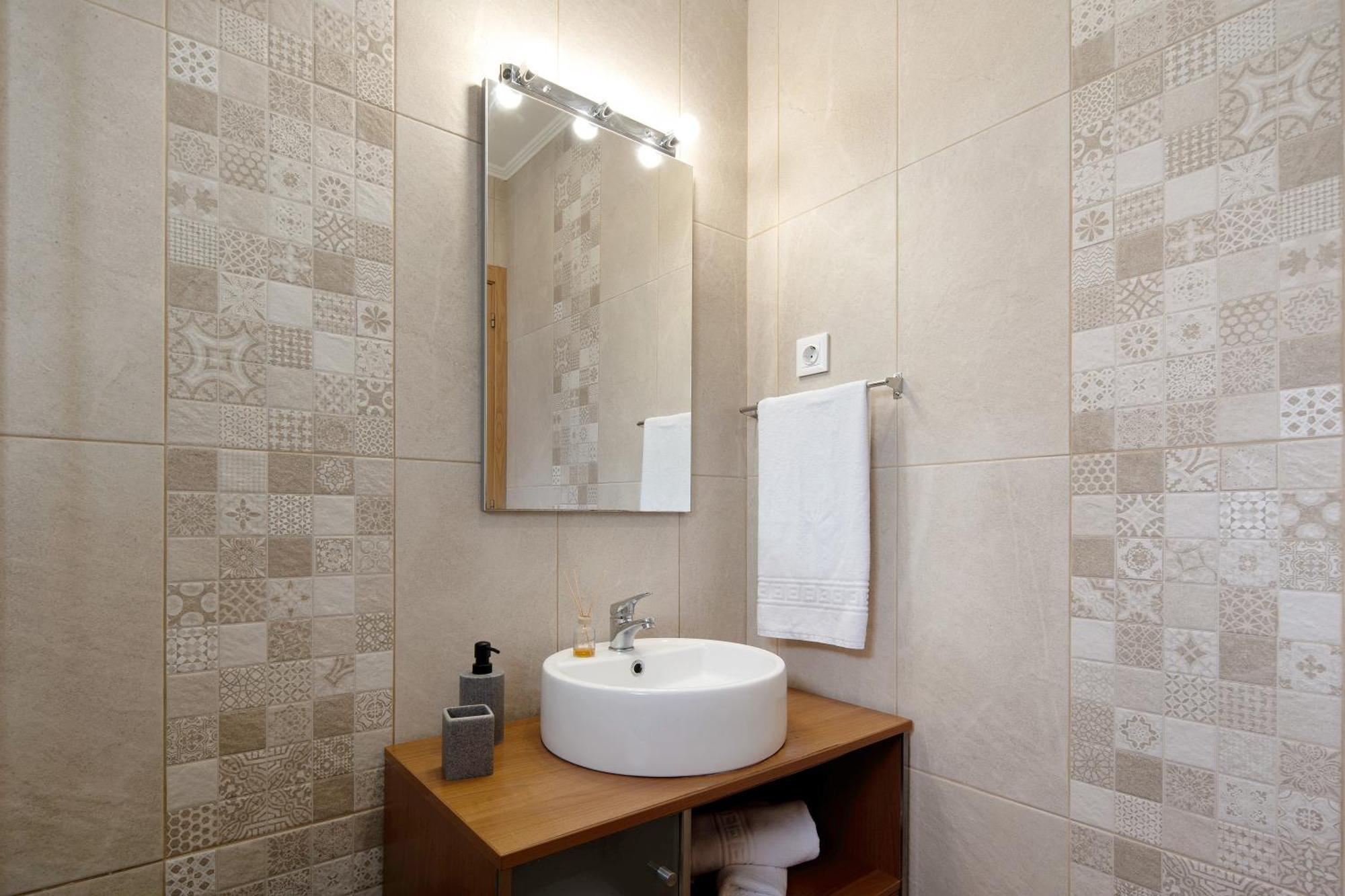 Nuria House Holiday home *