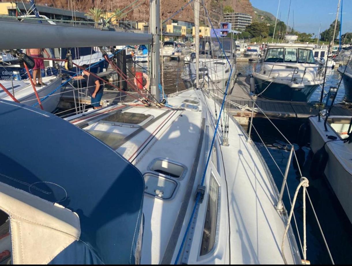 Emem Hotel en barco Calheta (Madeira)