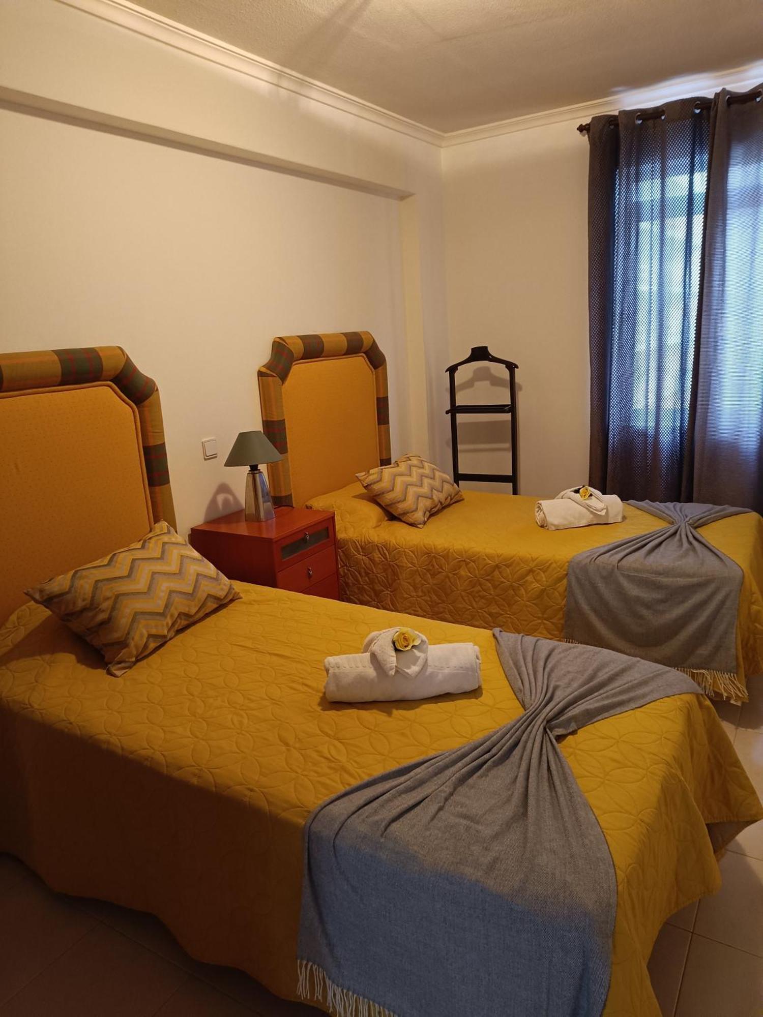 4a Atlantico - Casas & Papeis Armacao de Pera
