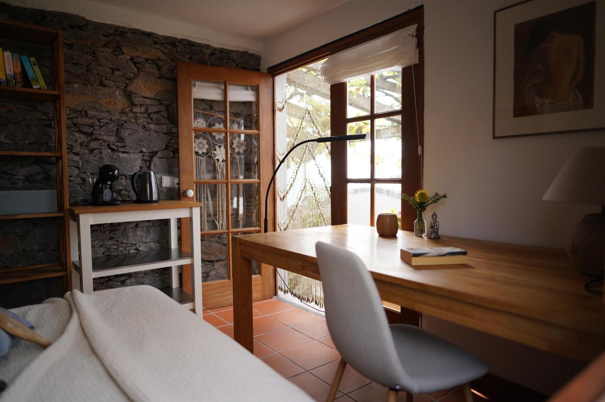 Casa Flores Homestay *