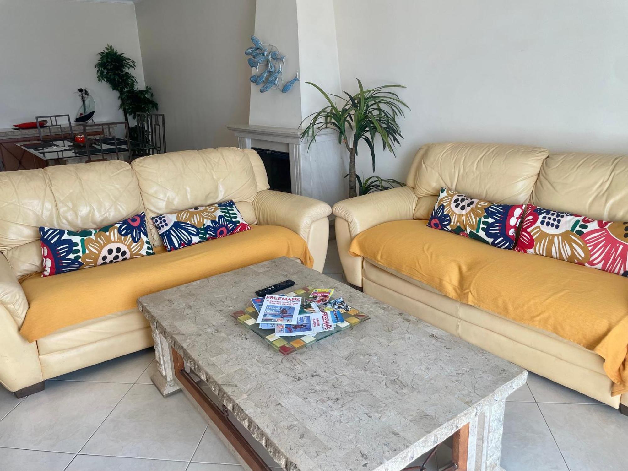 Casa De Familia By Calyferias
