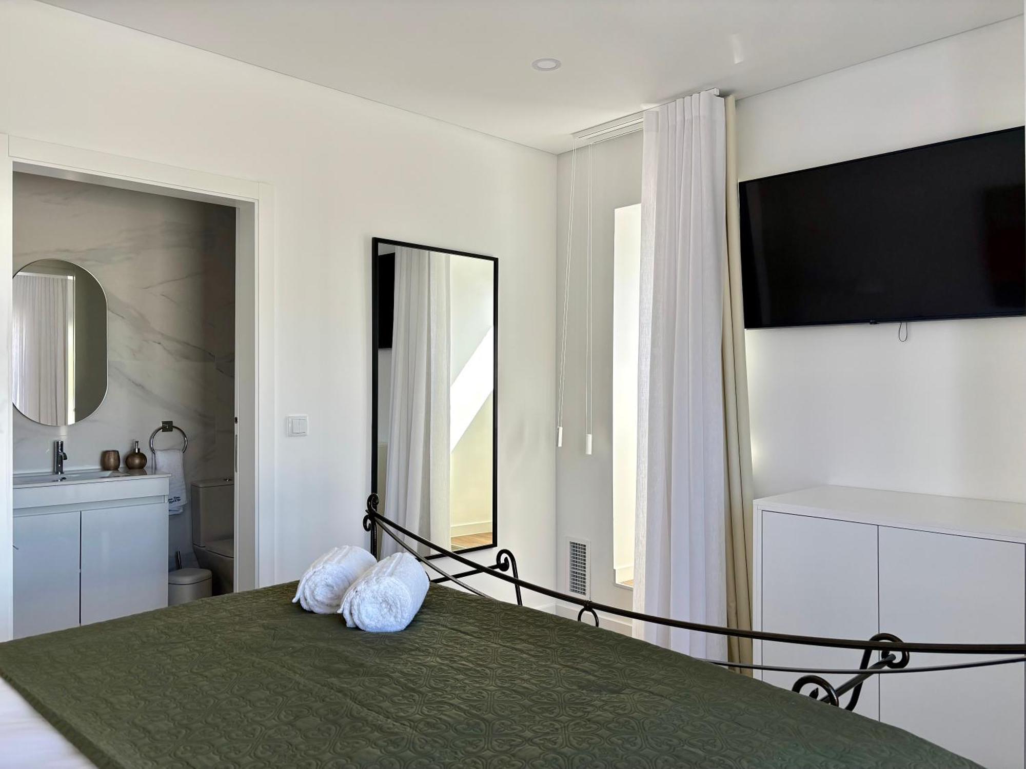 Azores Homes & Hotel
