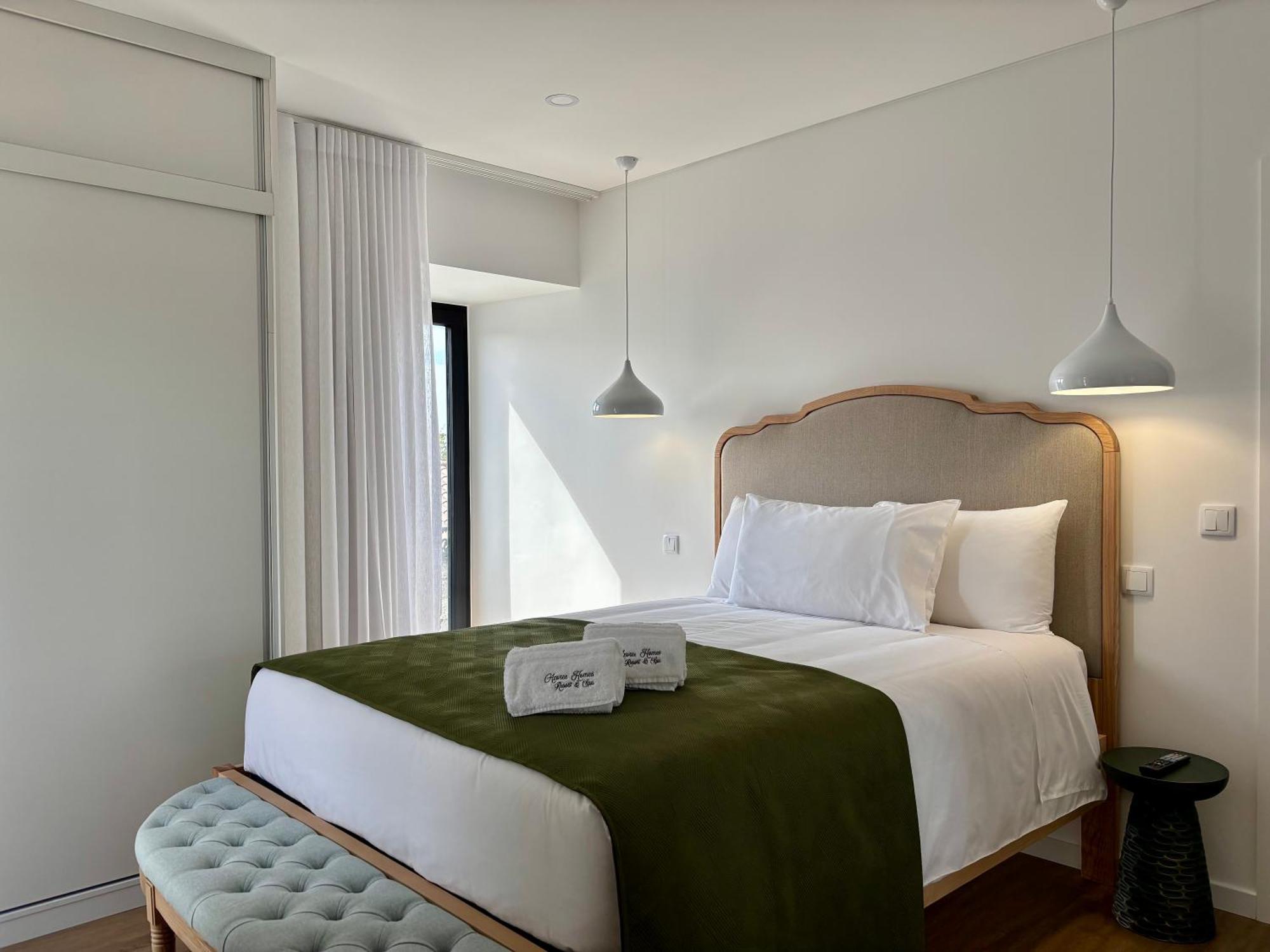 Azores Homes & 4*