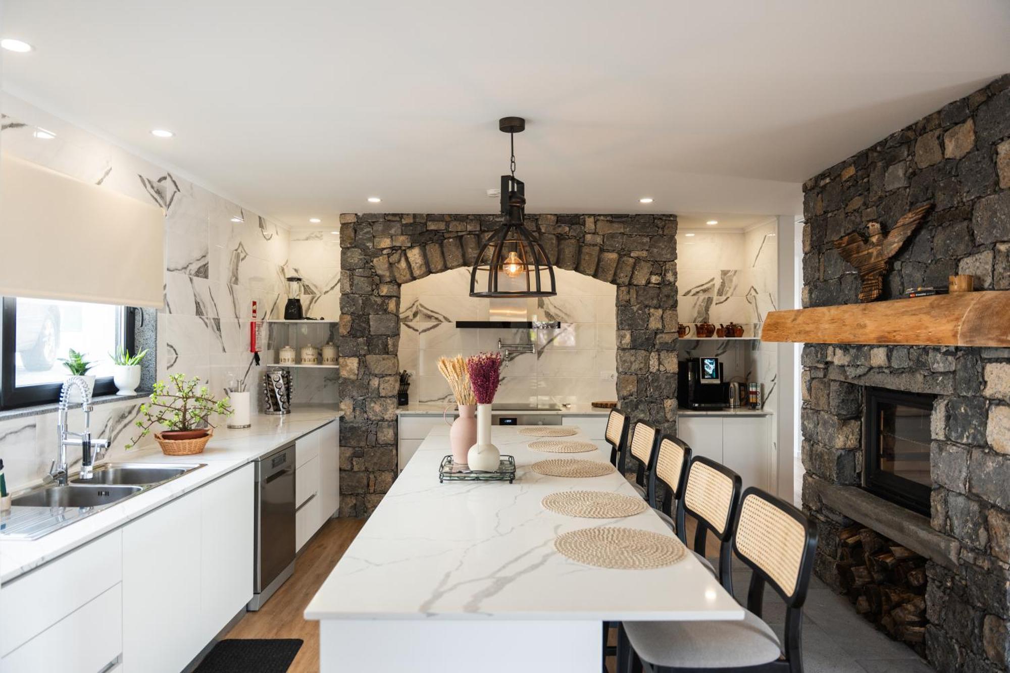 Azores Homes & Hotel