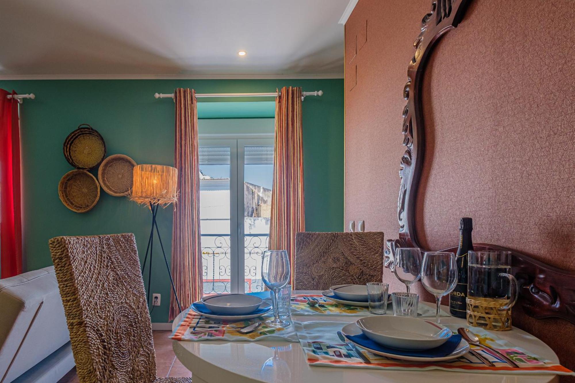 Y Quebedo - Boutique Setubal