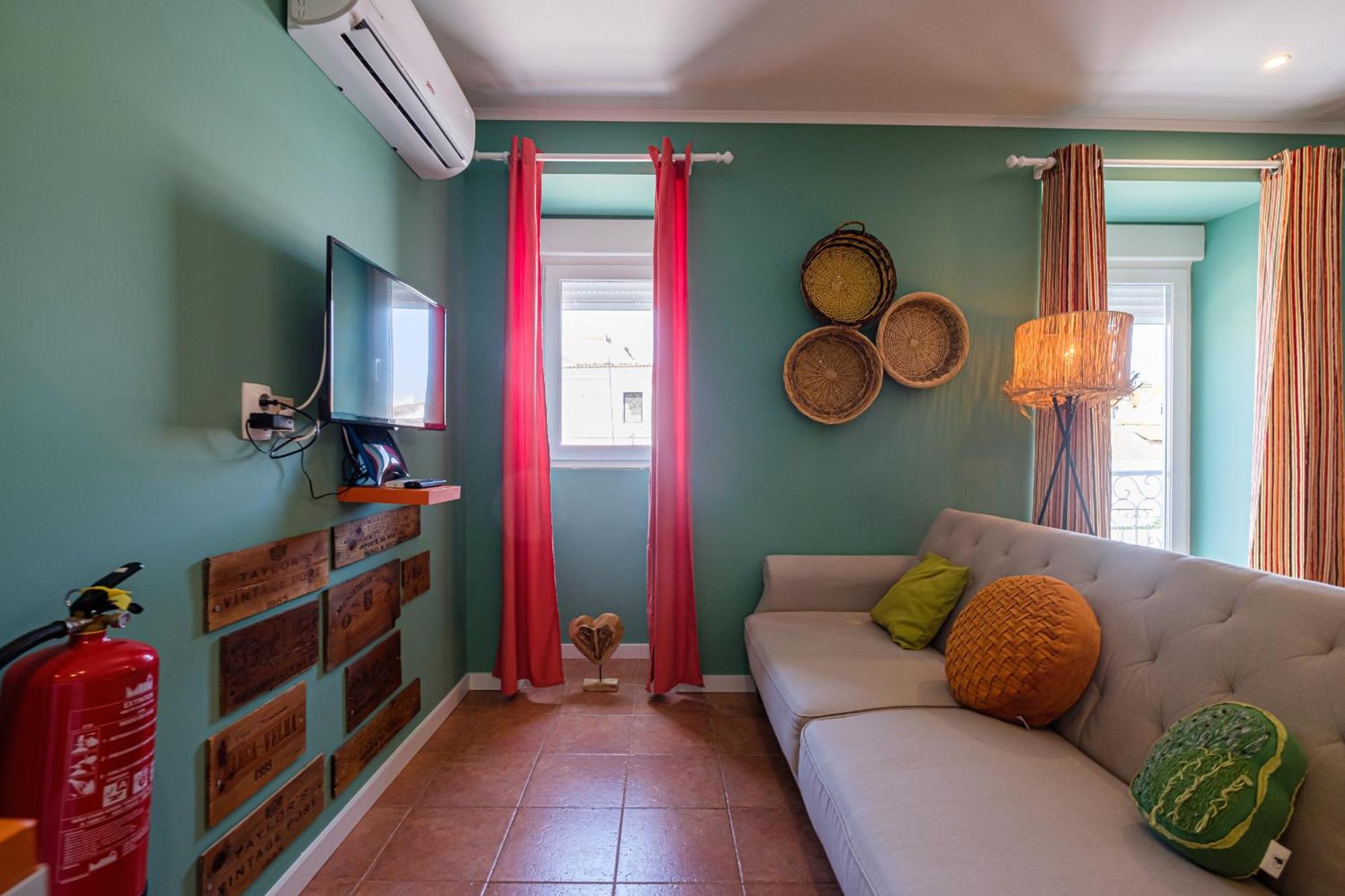 Y Quebedo - Boutique Setubal